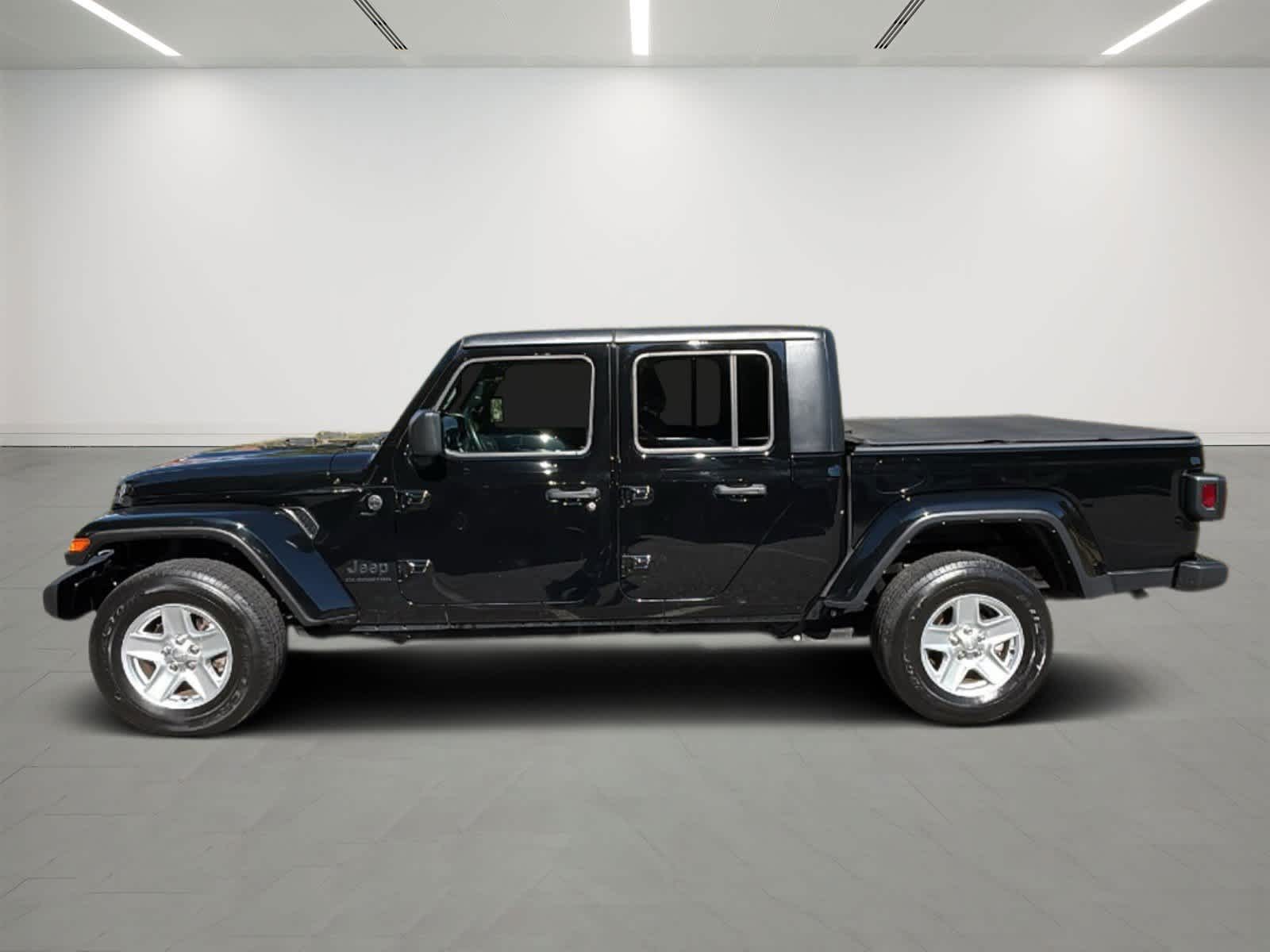 2022 Jeep Gladiator Sport S photo 2