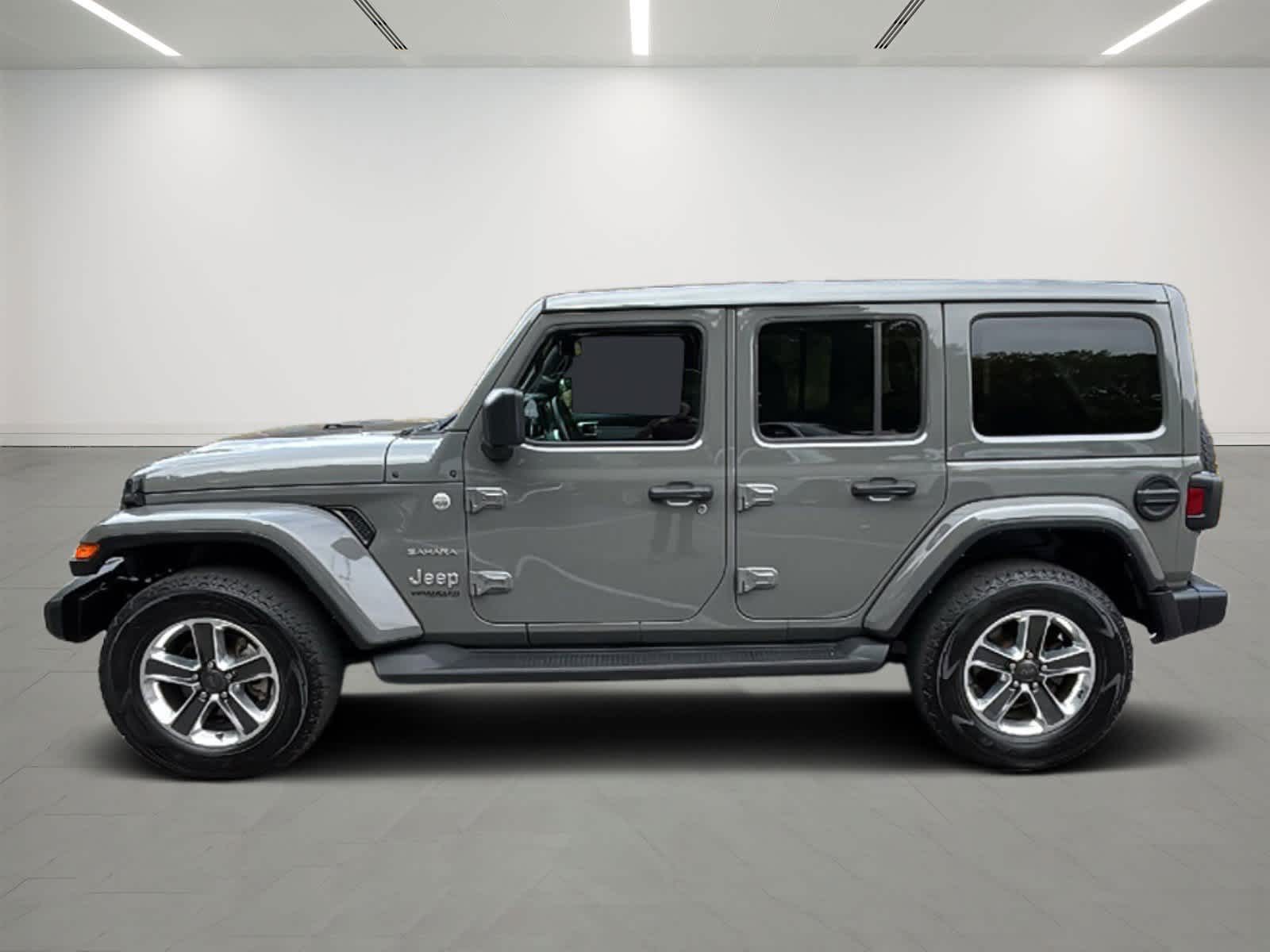 2022 Jeep Wrangler Unlimited Sahara photo 2