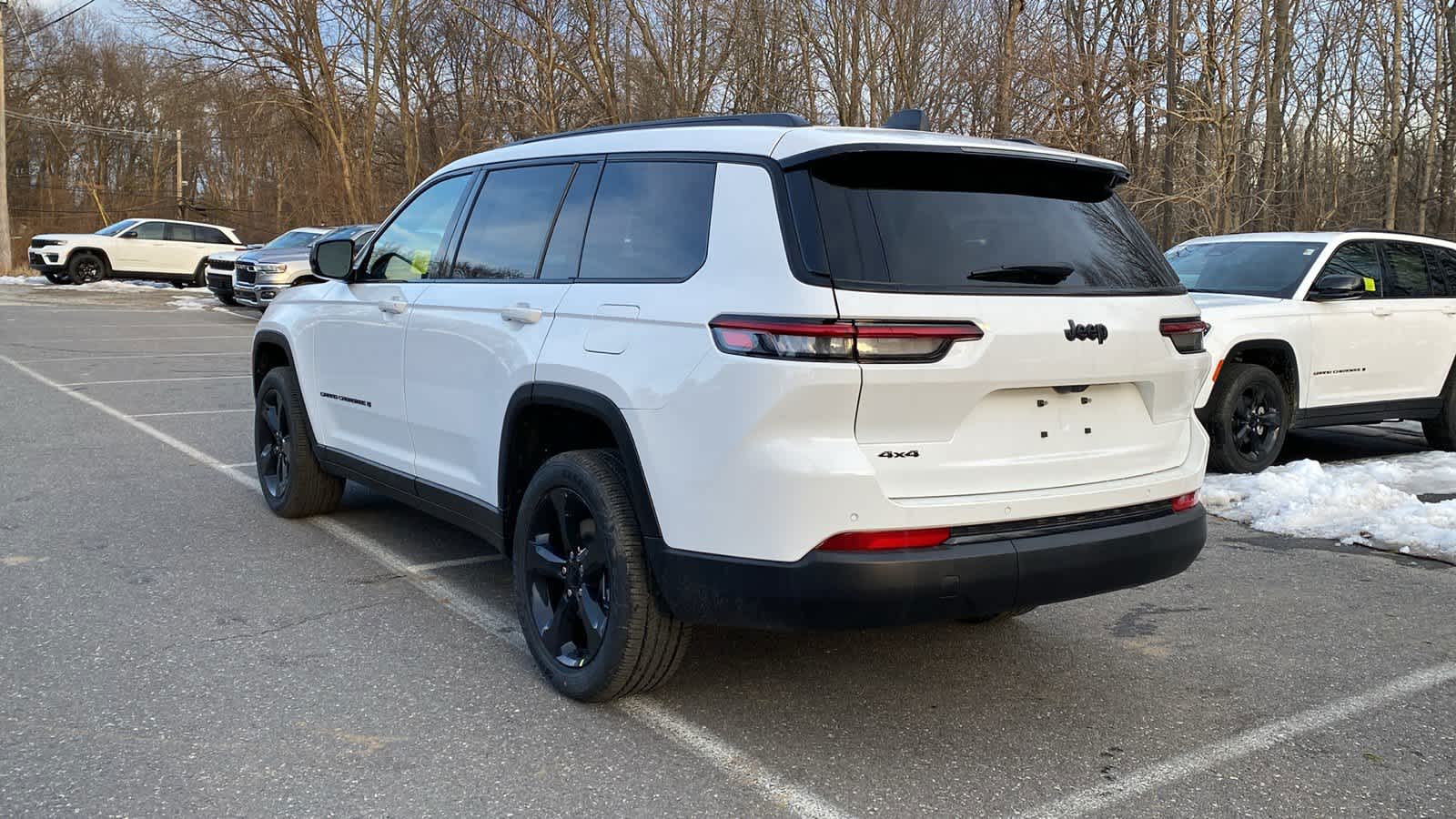 2025 Jeep Grand Cherokee Altitude X photo 3