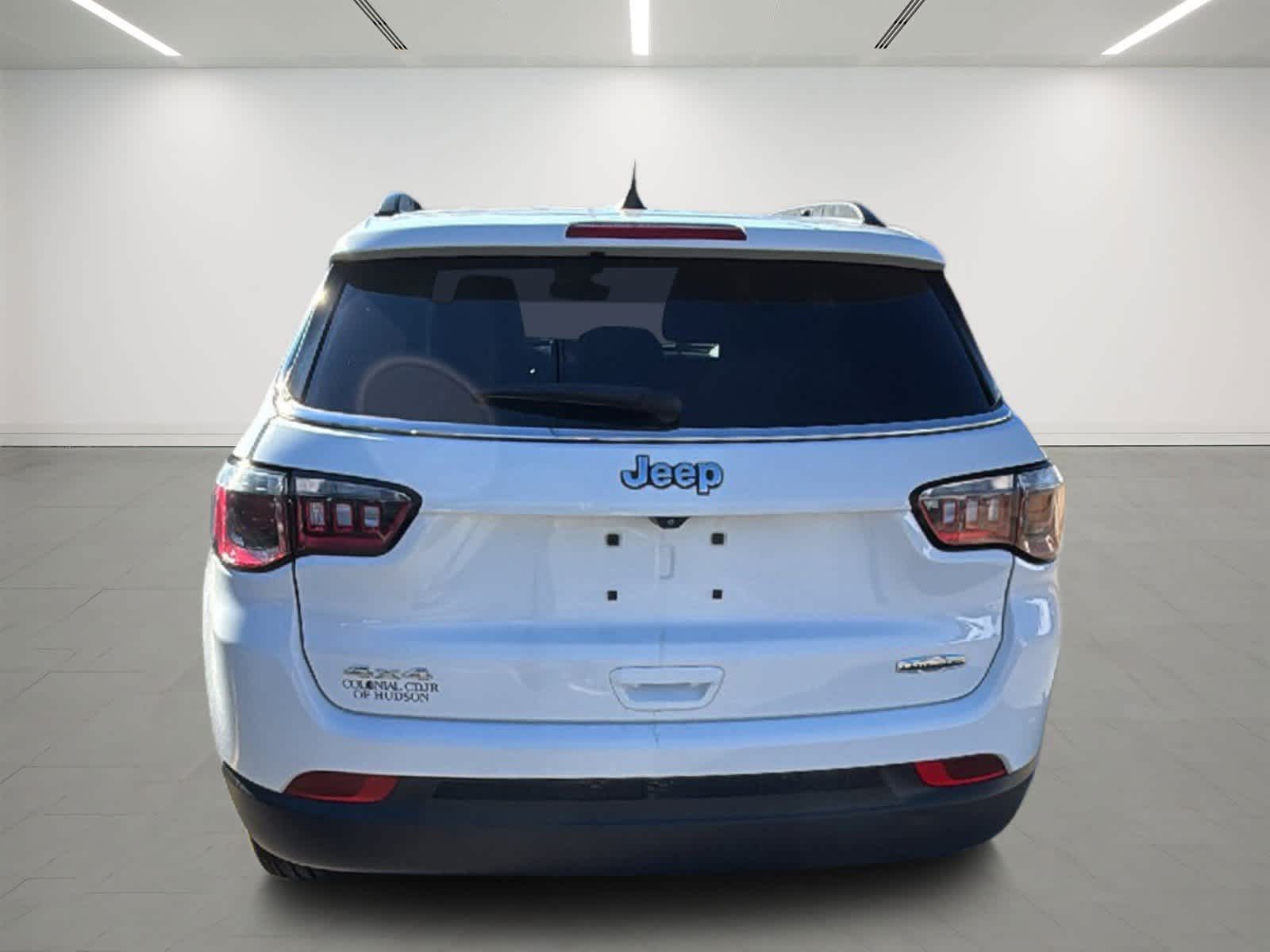 2022 Jeep Compass Latitude Lux photo 4