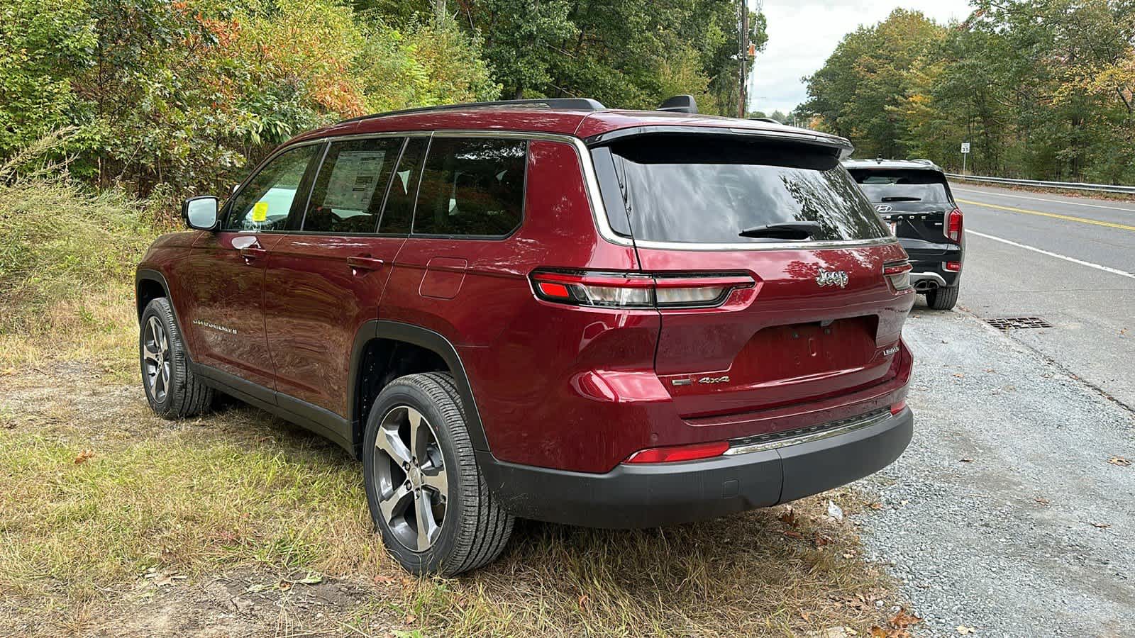 2023 Jeep Grand Cherokee L photo 2