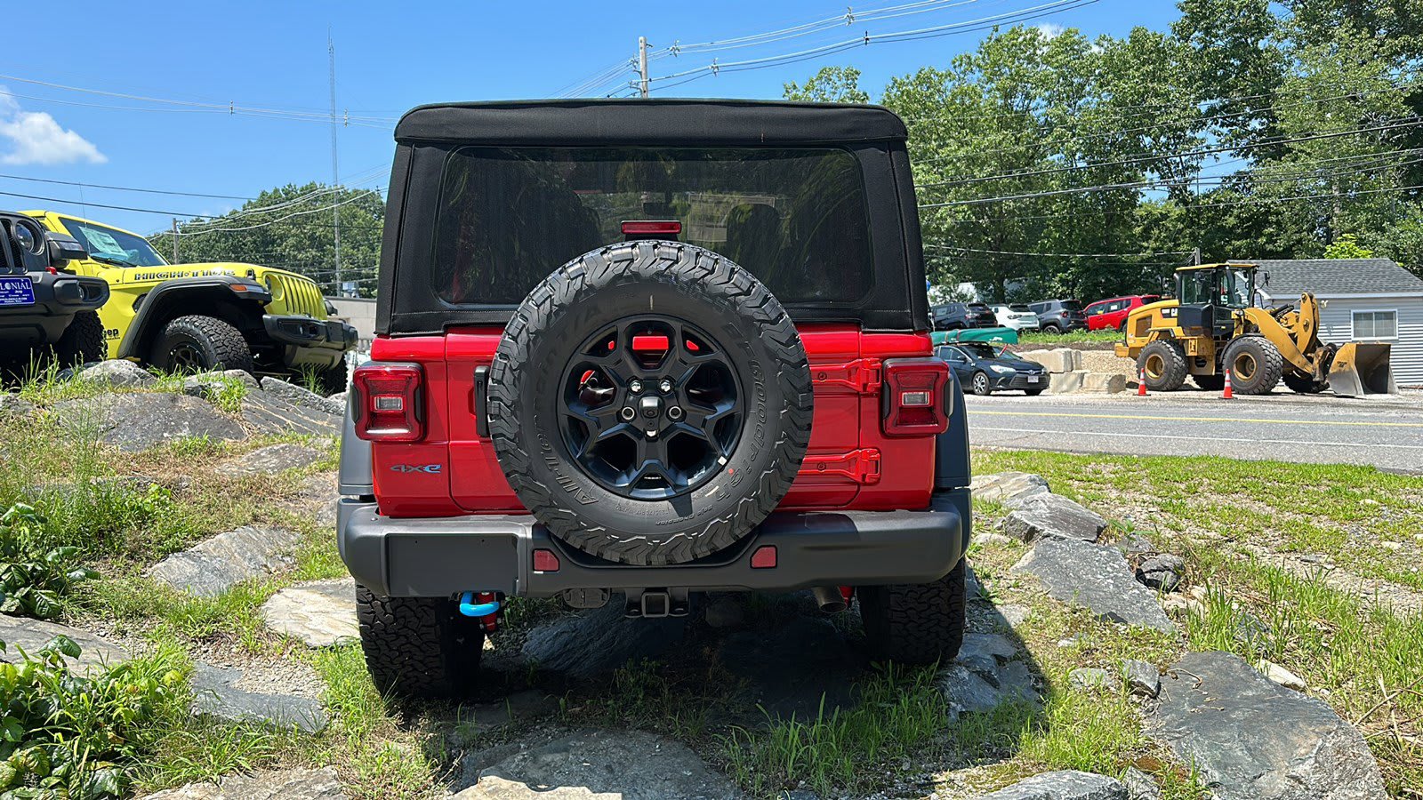 2023 Jeep Wrangler 4xe Rubicon Anniversary Edition Sport photo 3