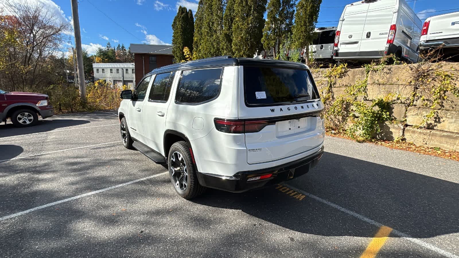 2025 Jeep Wagoneer Overland photo 3