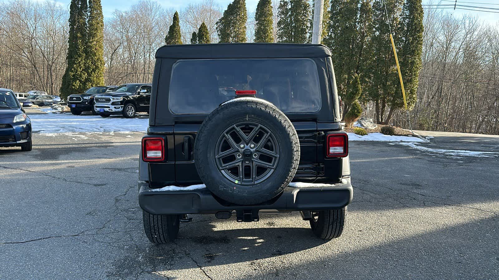 2025 Jeep Wrangler Sport photo 3