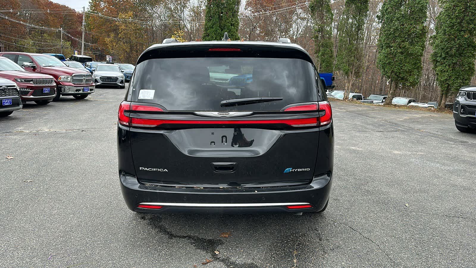 2023 Chrysler Pacifica Hybrid Pinnacle photo 3