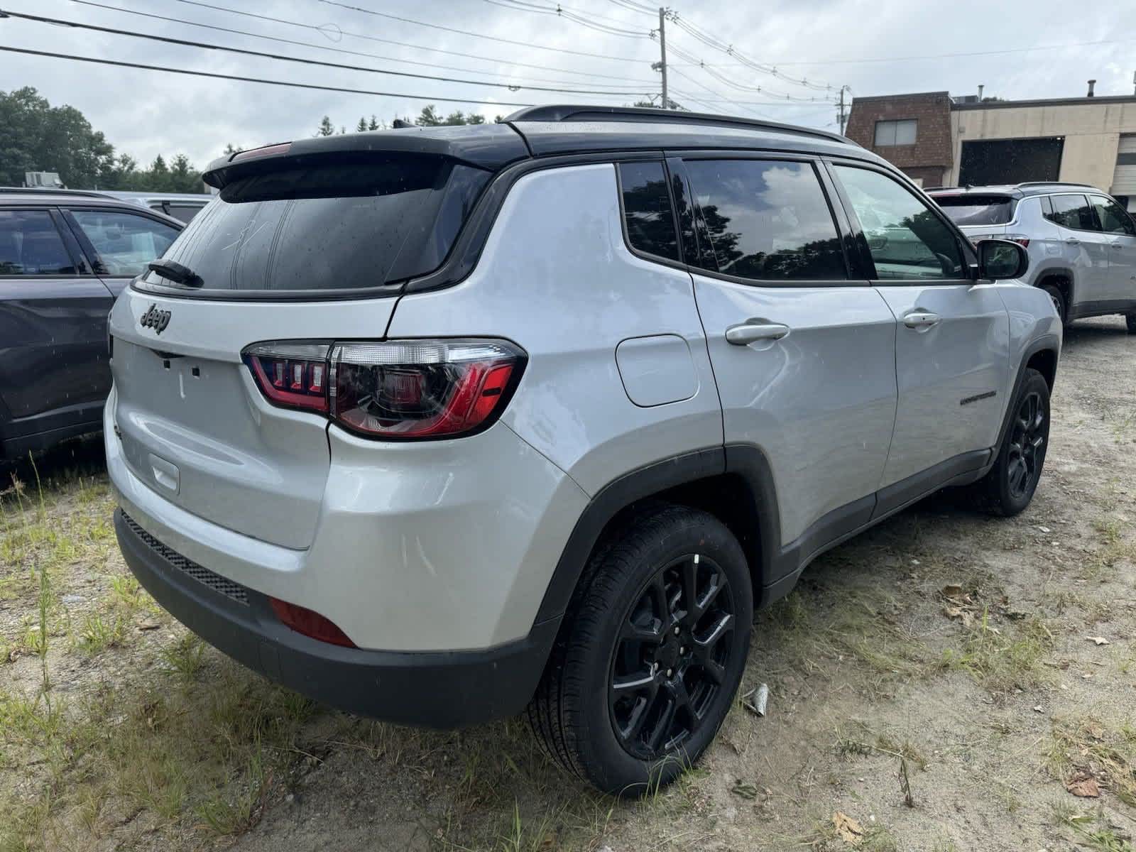 2024 Jeep Compass Latitude photo 4