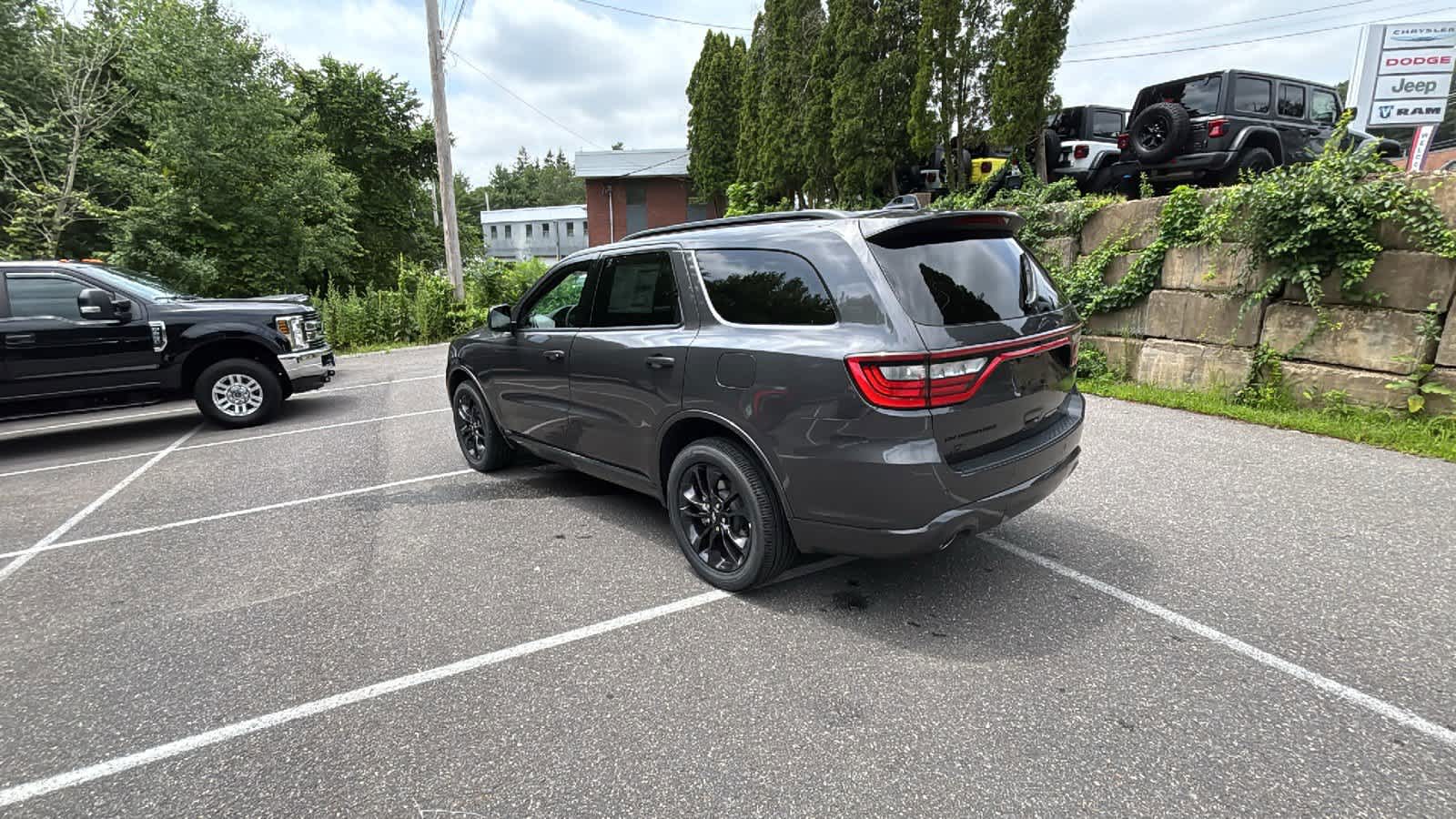 2025 Dodge Durango GT photo 3