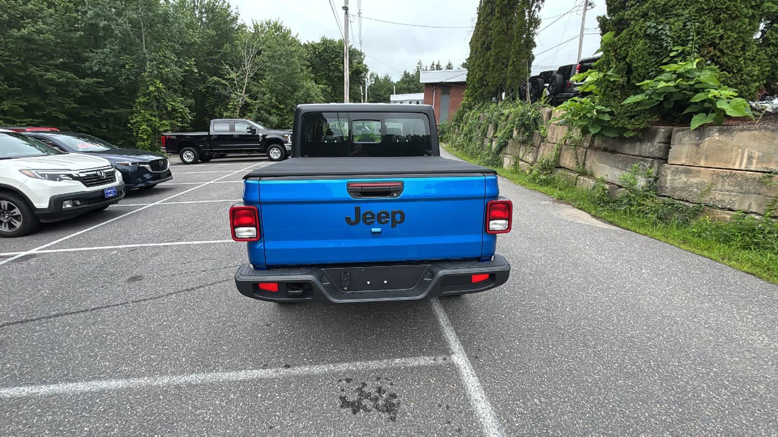 2025 Jeep Gladiator Sport photo 4