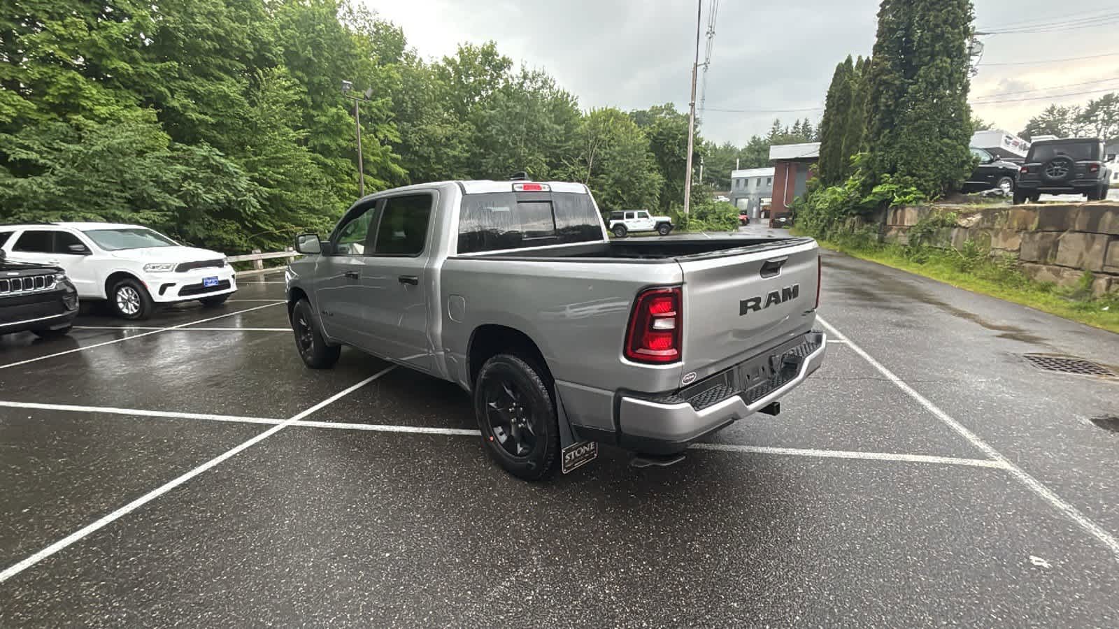 2025 Ram 1500 Tradesman photo 3