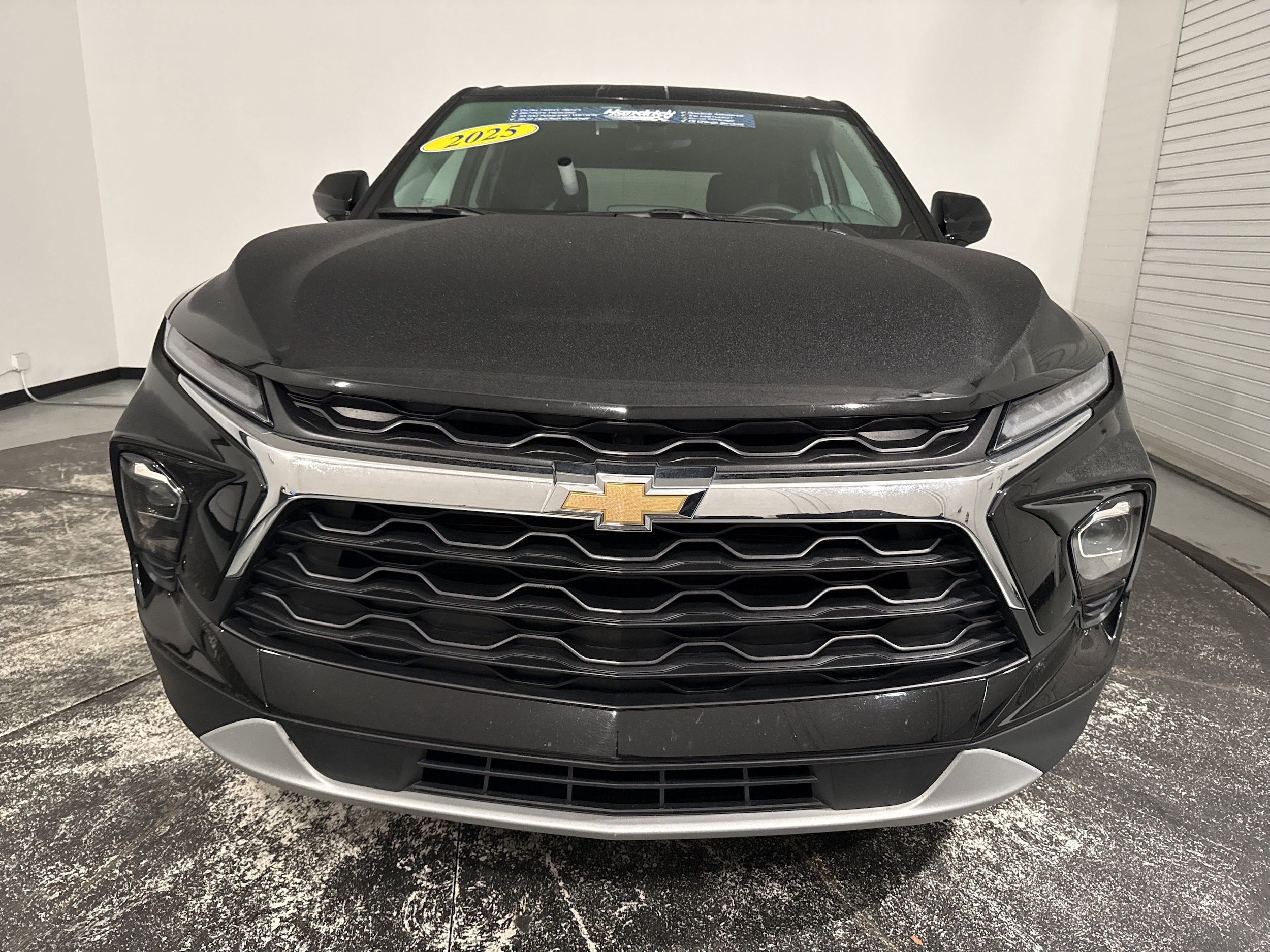 2025 Chevrolet Blazer LT photo 2