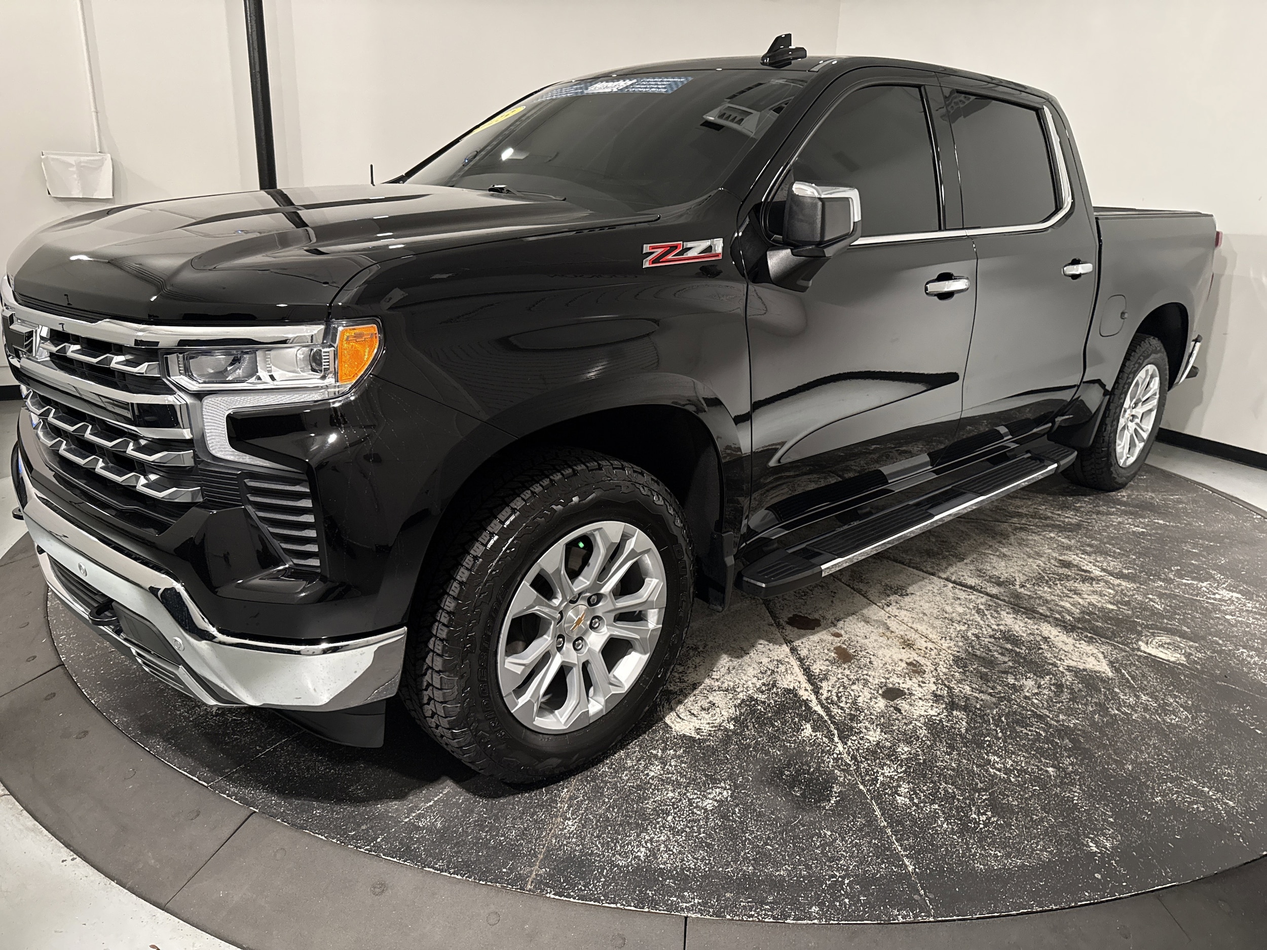 2023 Chevrolet Silverado 1500 LTZ photo 4