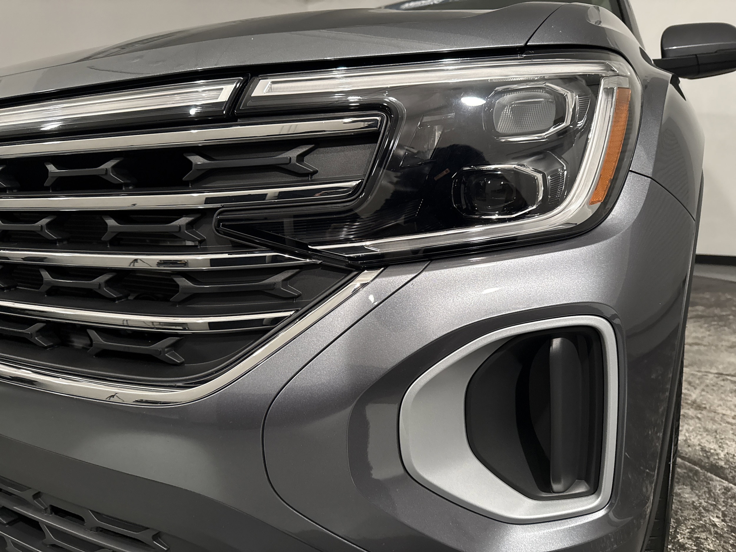 2025 Volkswagen Atlas 2.0T SE w/Technology photo 4