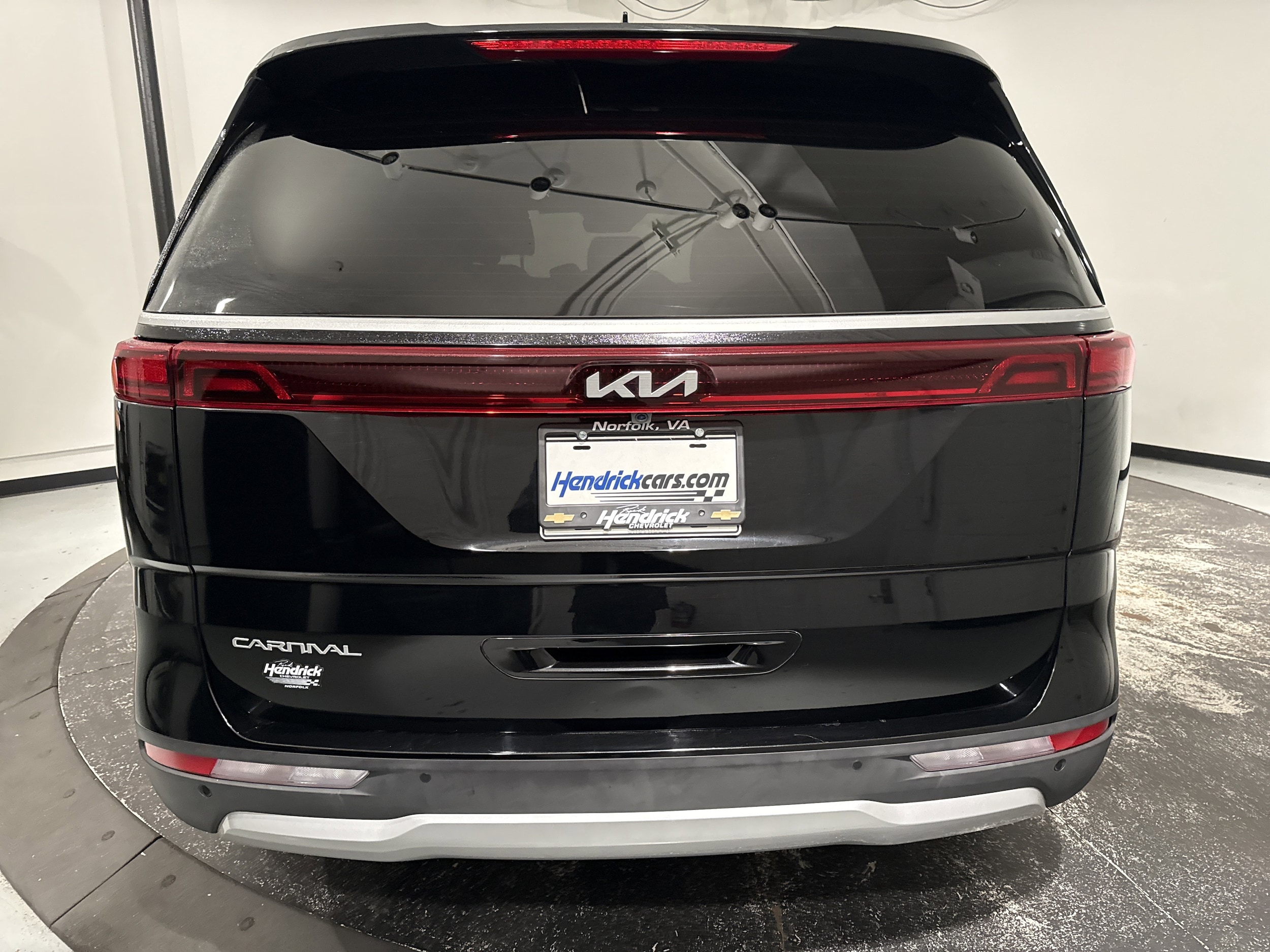 2023 Kia Carnival LX photo 3