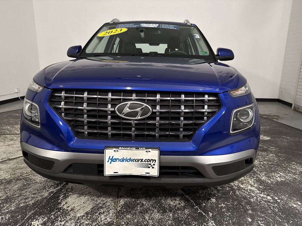 Used 2023 Hyundai Venue Limited SUV