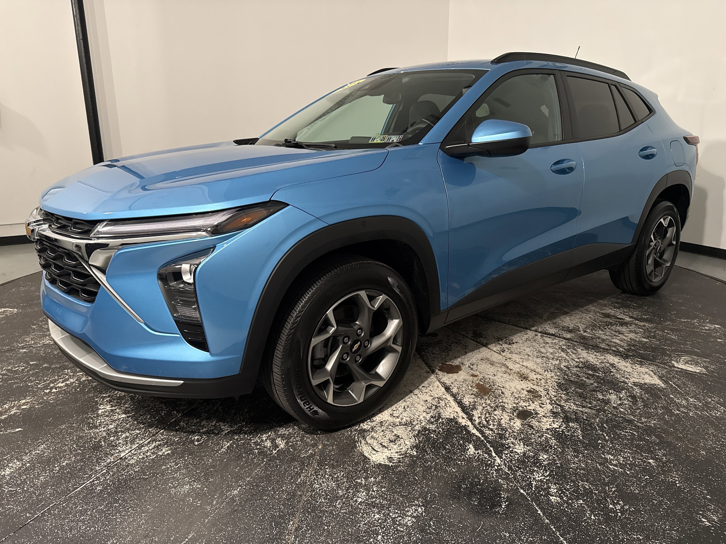 2025 Chevrolet Trax LT photo 4