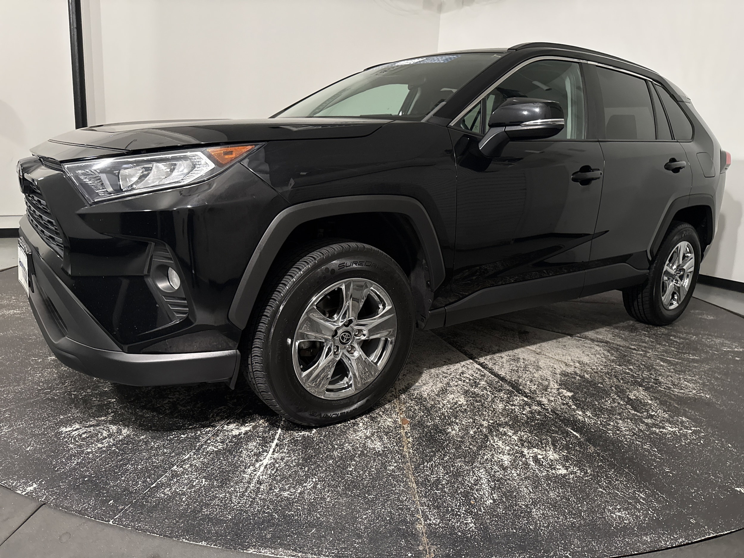 2021 Toyota RAV4 XLE photo 4