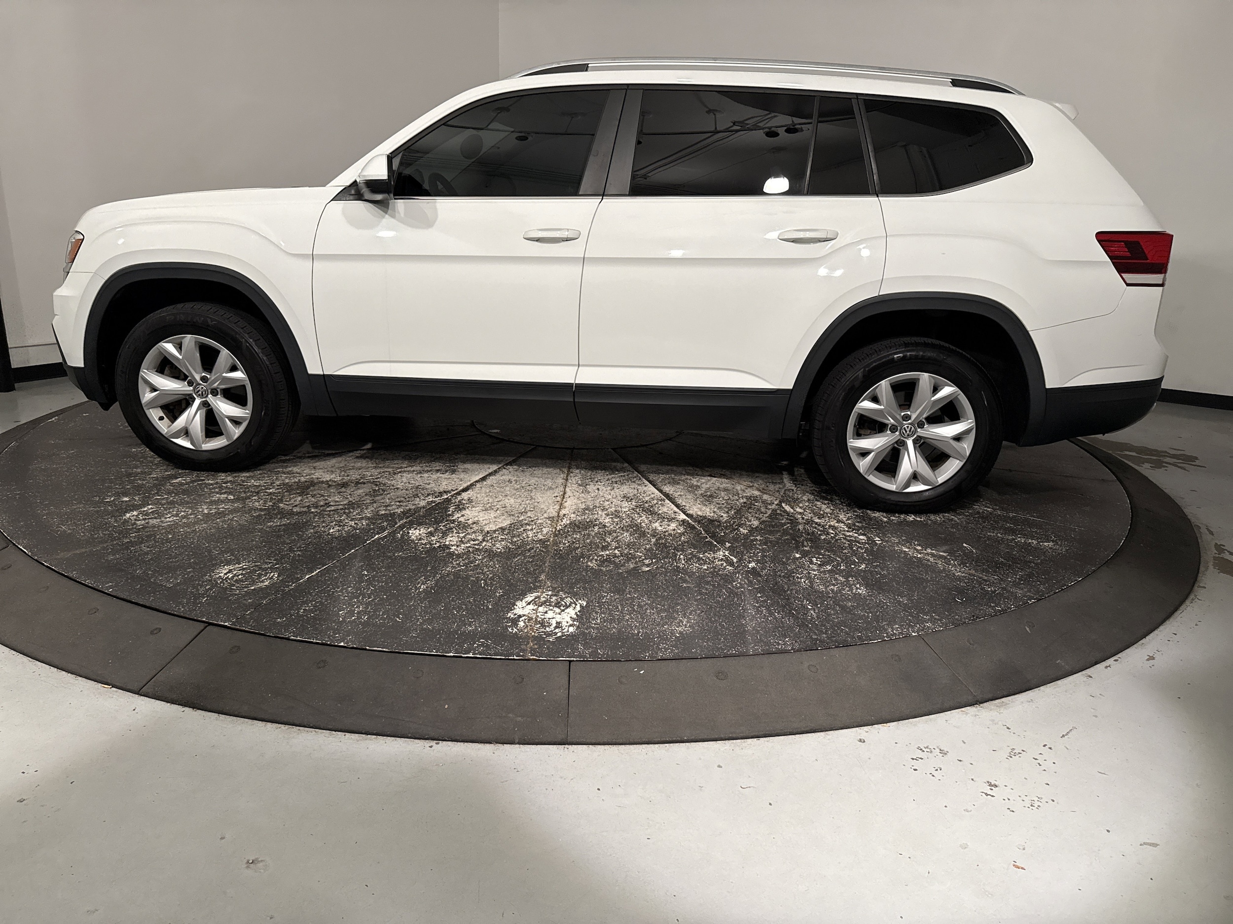 2018 Volkswagen Atlas 3.6L V6 SE photo 6