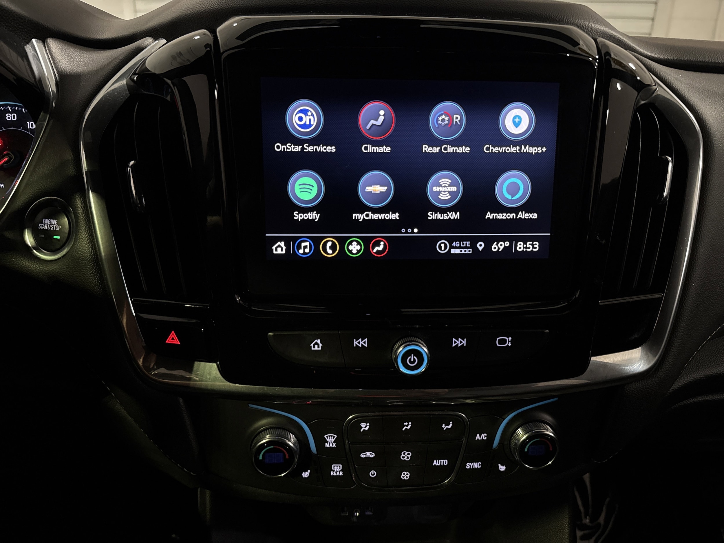 2023 Chevrolet Traverse LT Leather photo 3