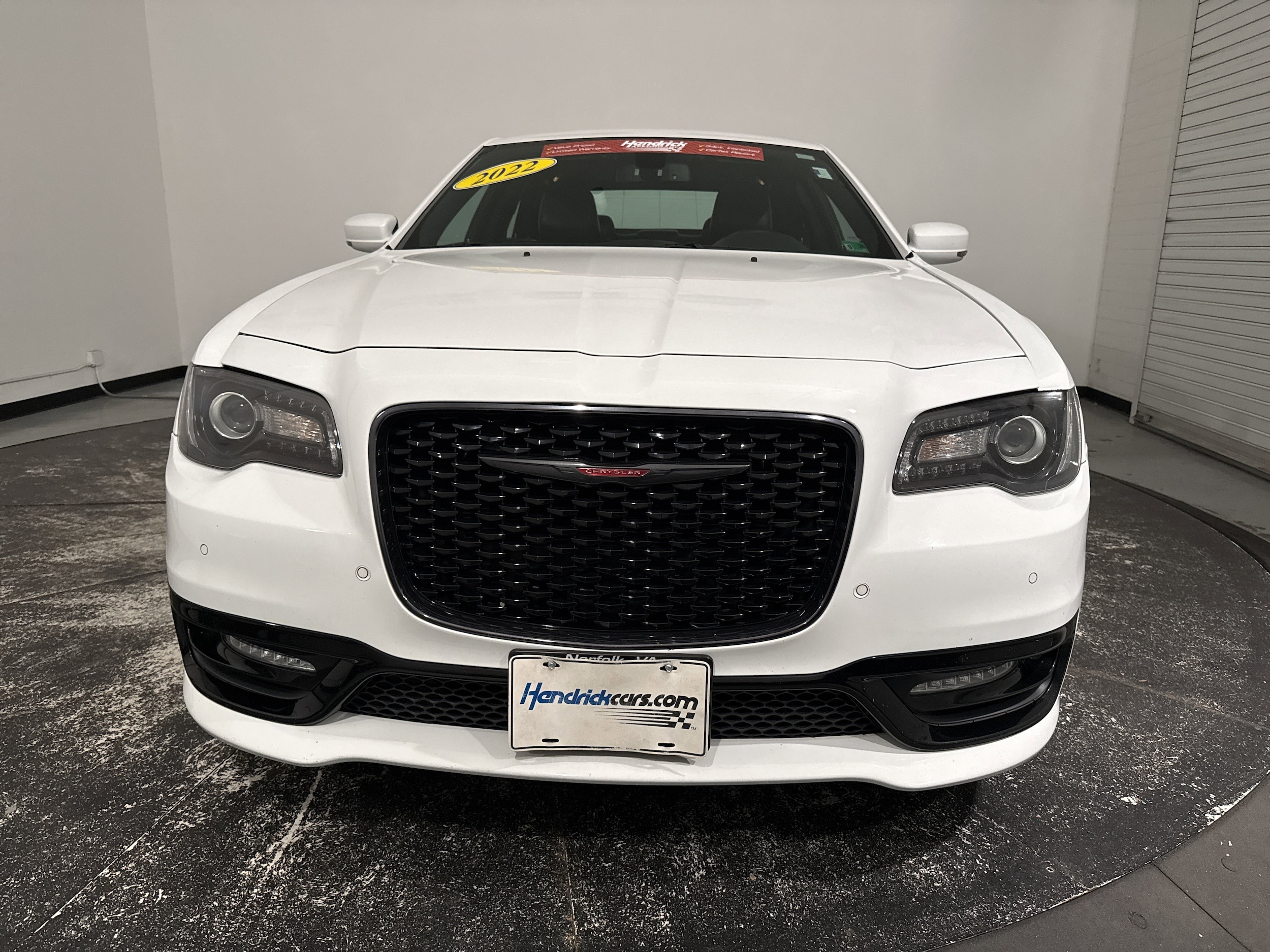 2022 Chrysler 300 300S photo 2