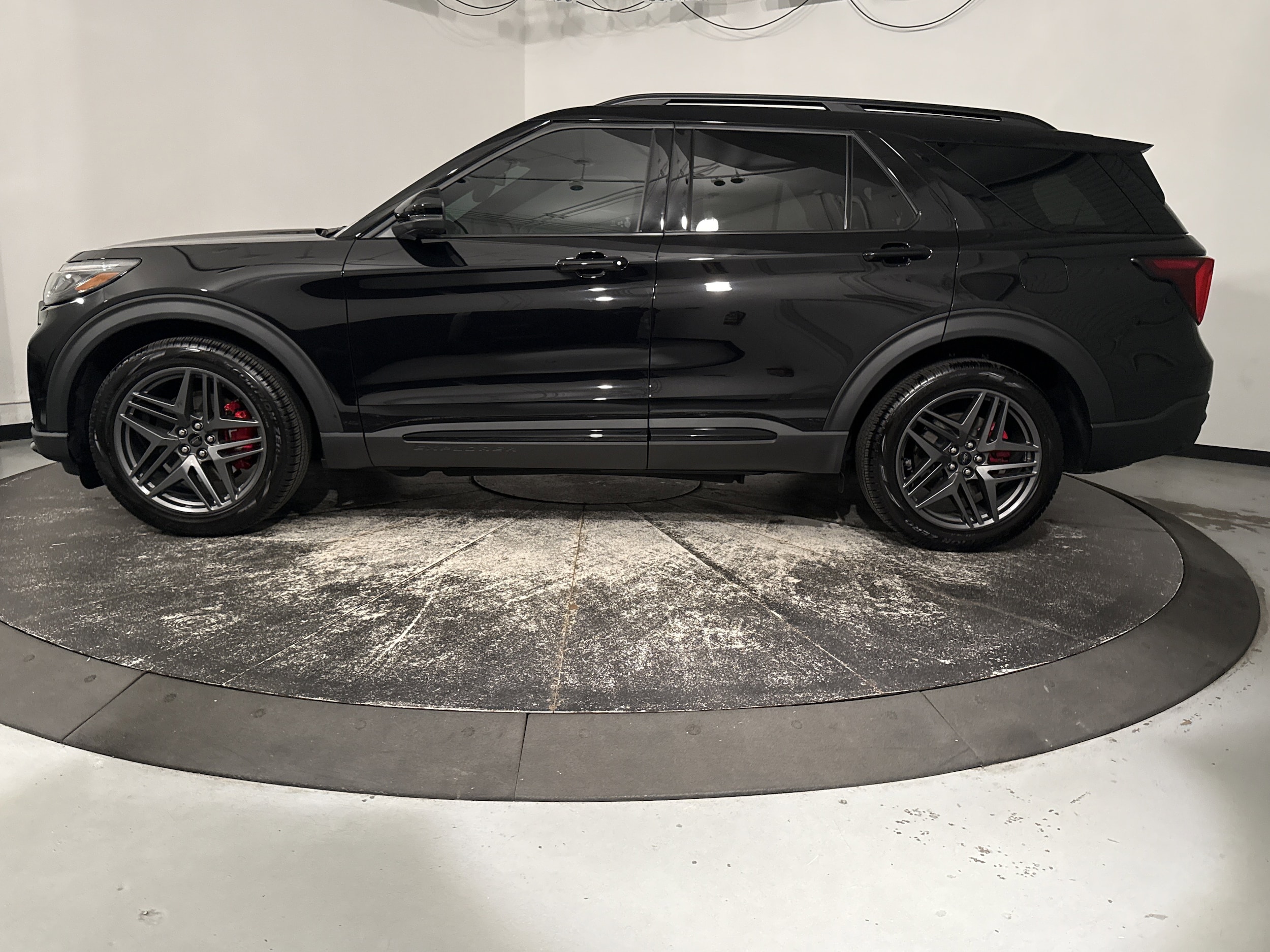 2026 Ford Explorer ST photo 5