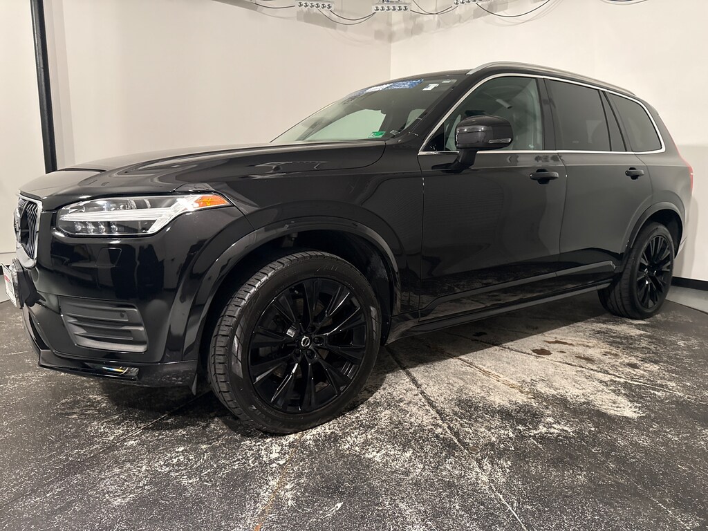 Used 2022 Volvo XC90 Momentum SUV
