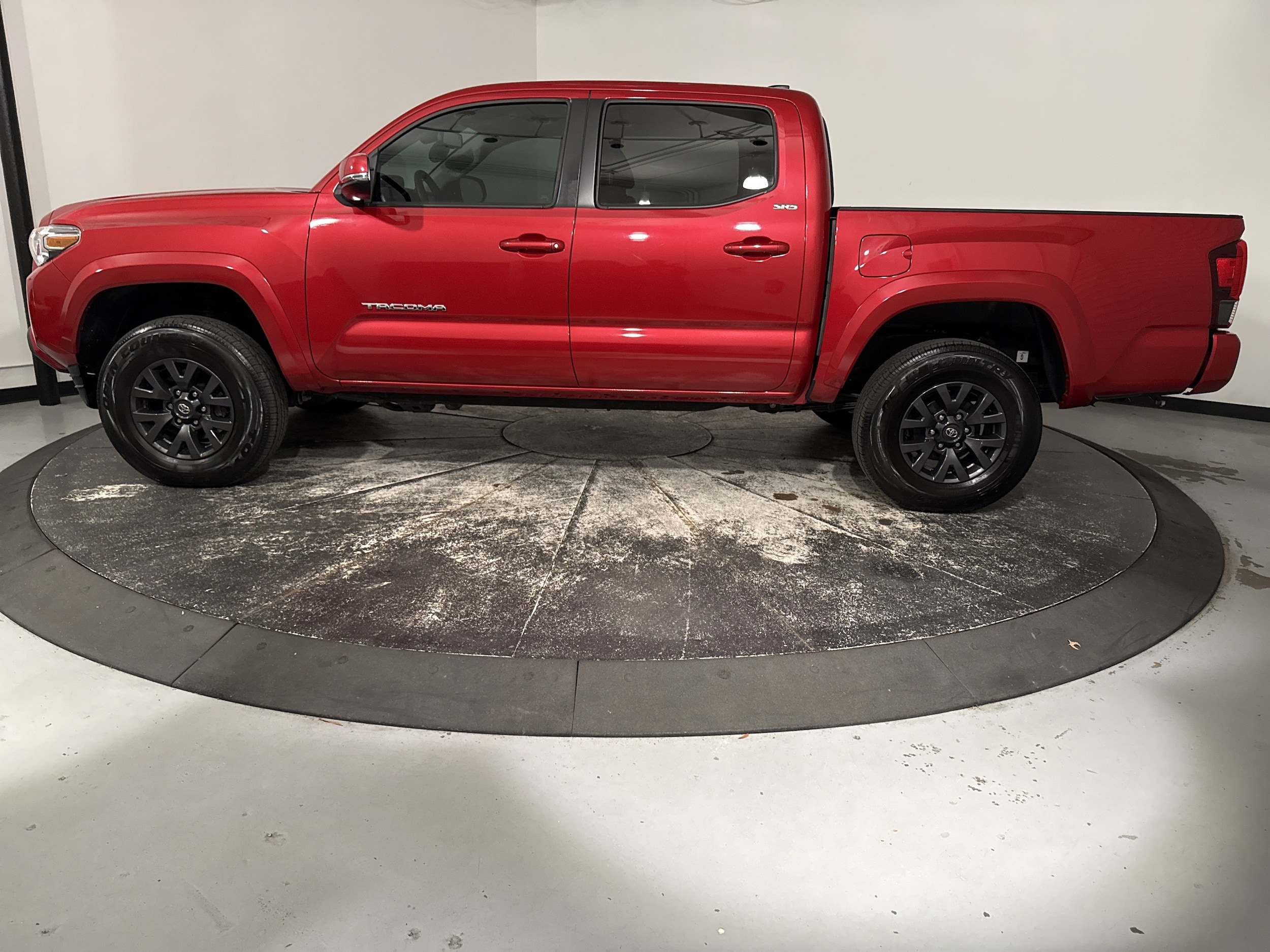 2023 Toyota Tacoma 4WD SR5 photo 6