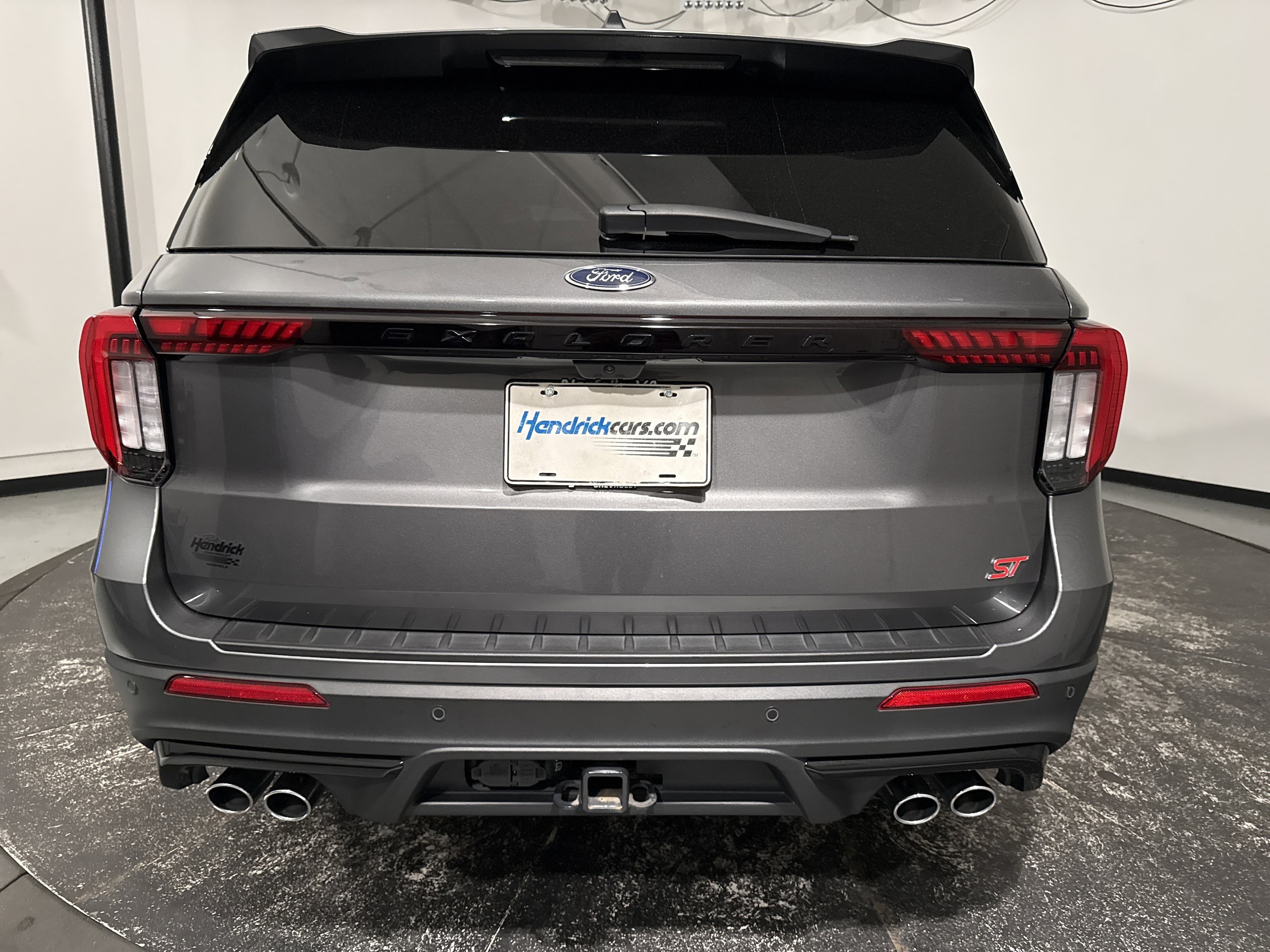 2025 Ford Explorer ST photo 3