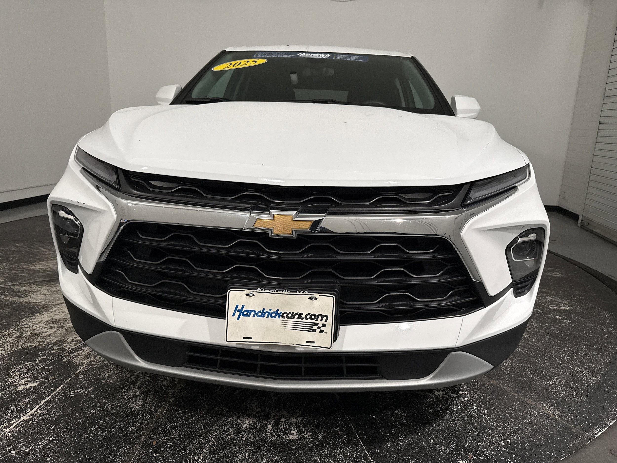 2025 Chevrolet Blazer LT photo 2