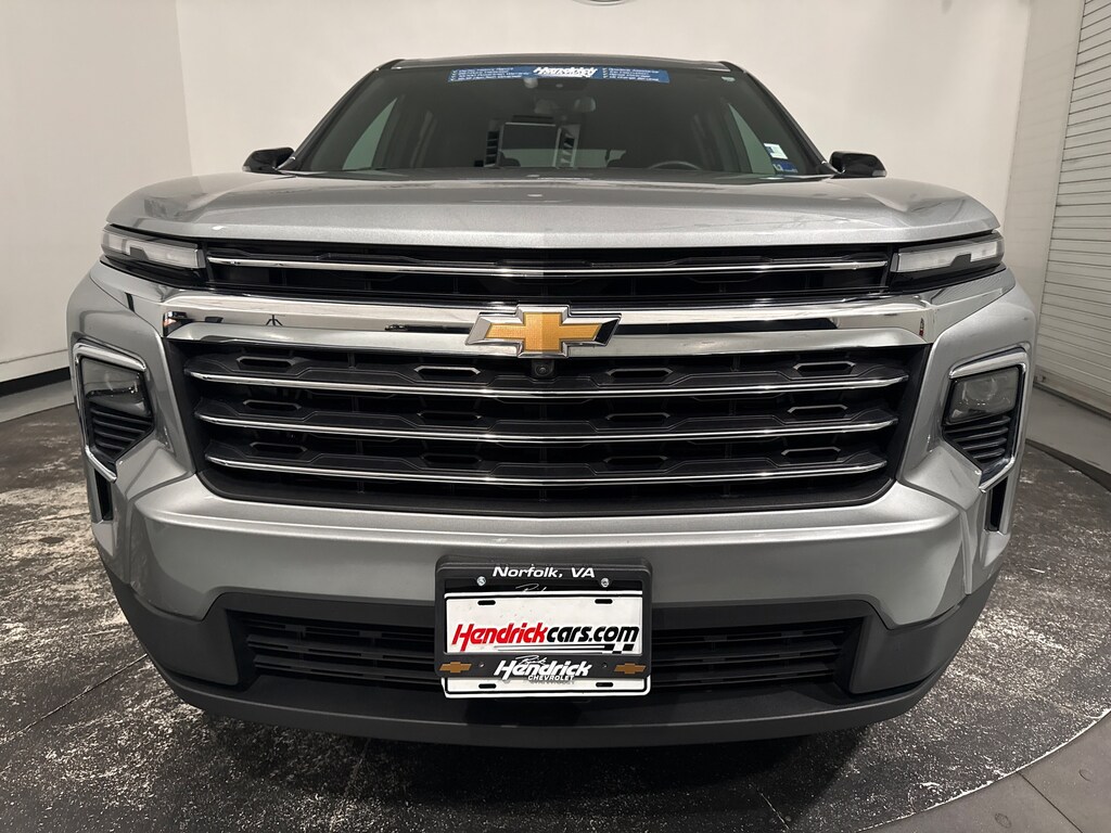 Used 2025 Chevrolet Traverse FWD LT SUV