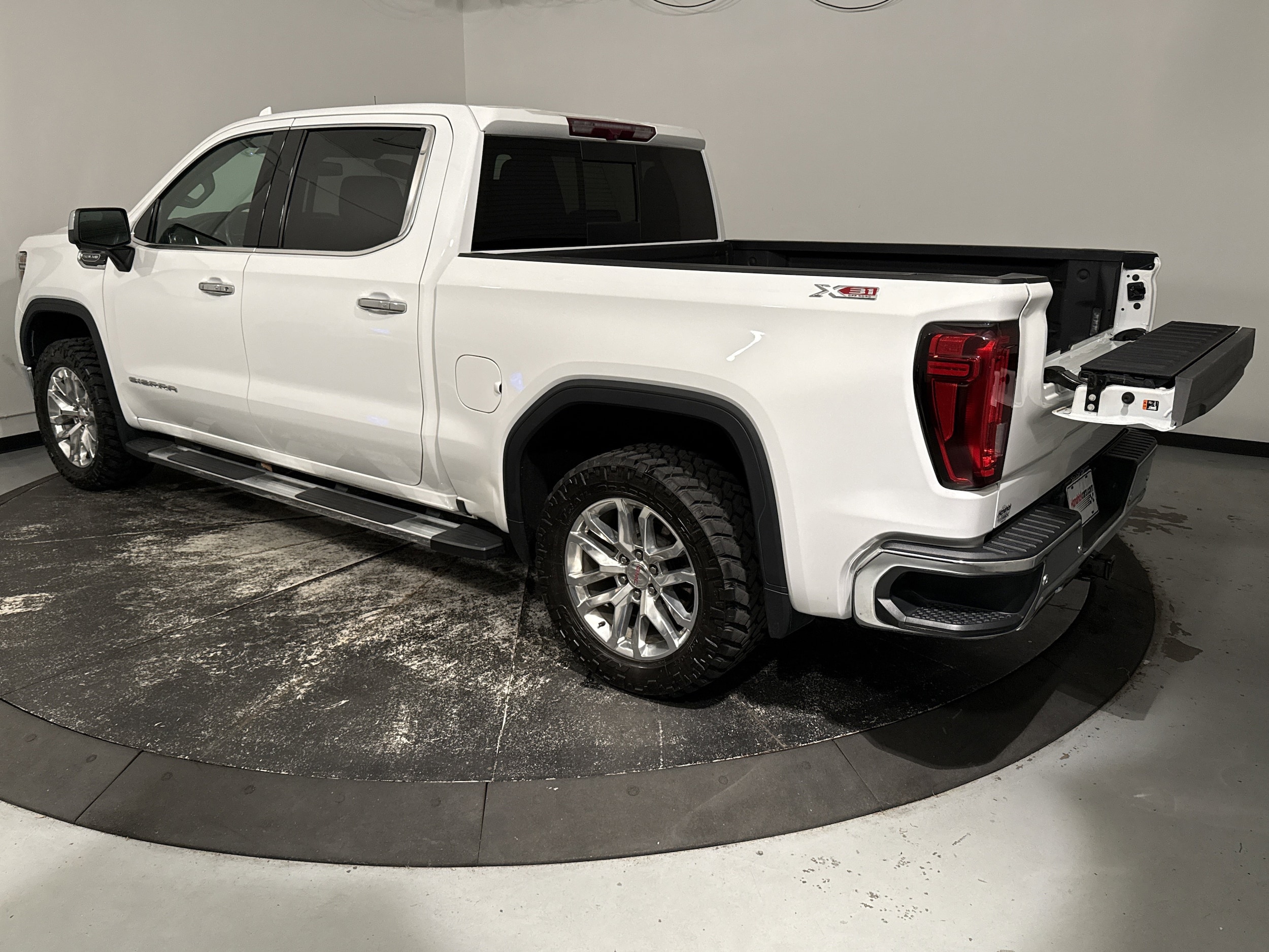2020 GMC Sierra 1500 SLT photo 6