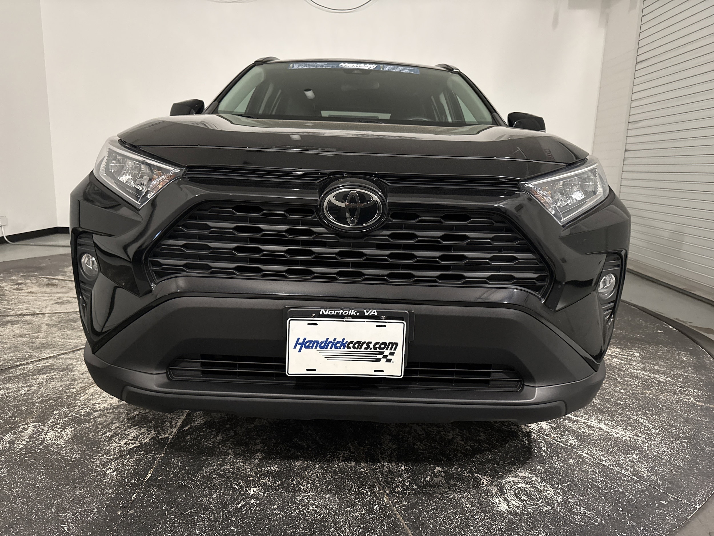 2021 Toyota RAV4 XLE photo 2