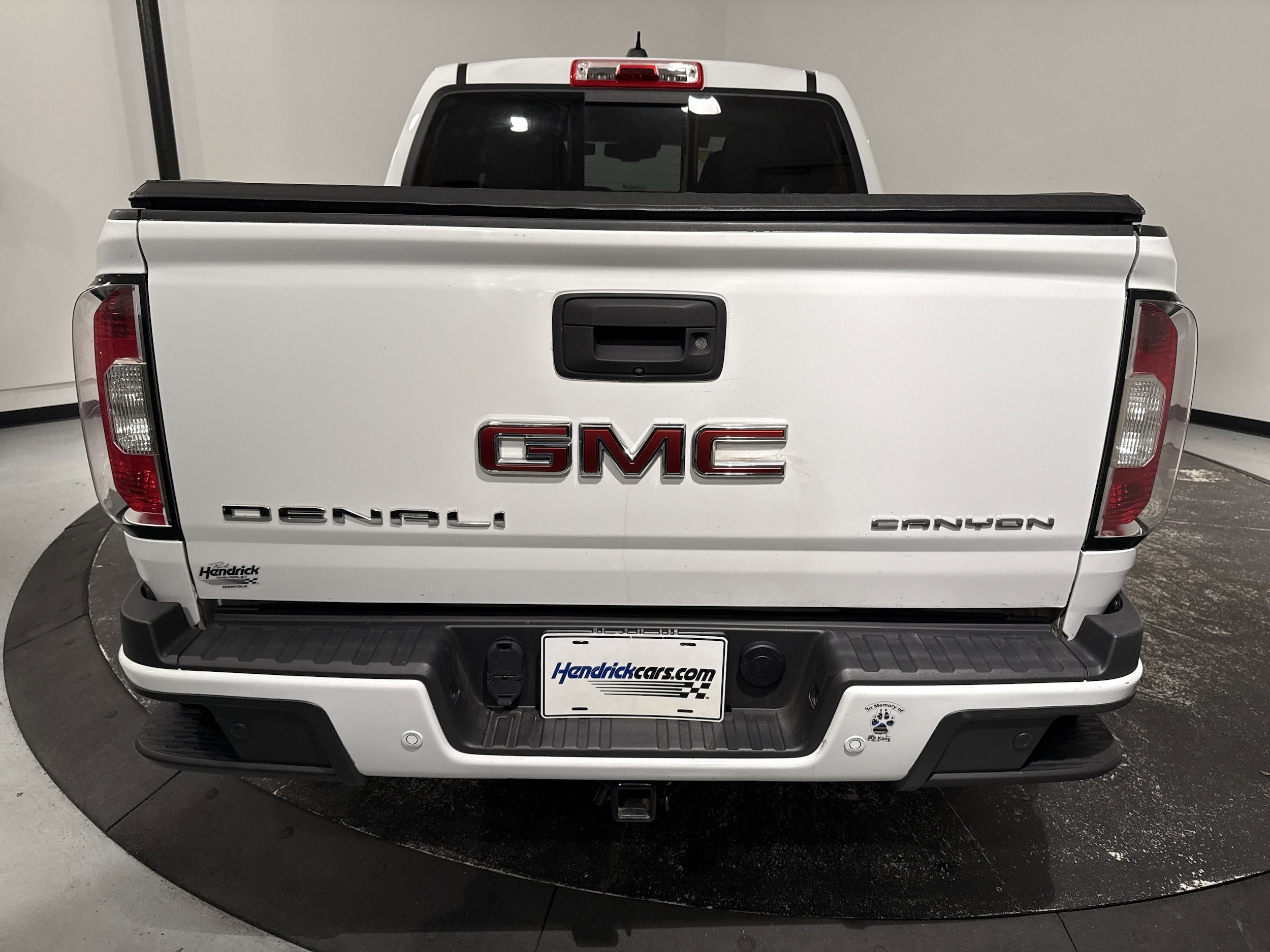 2022 GMC Canyon 4WD Denali photo 3