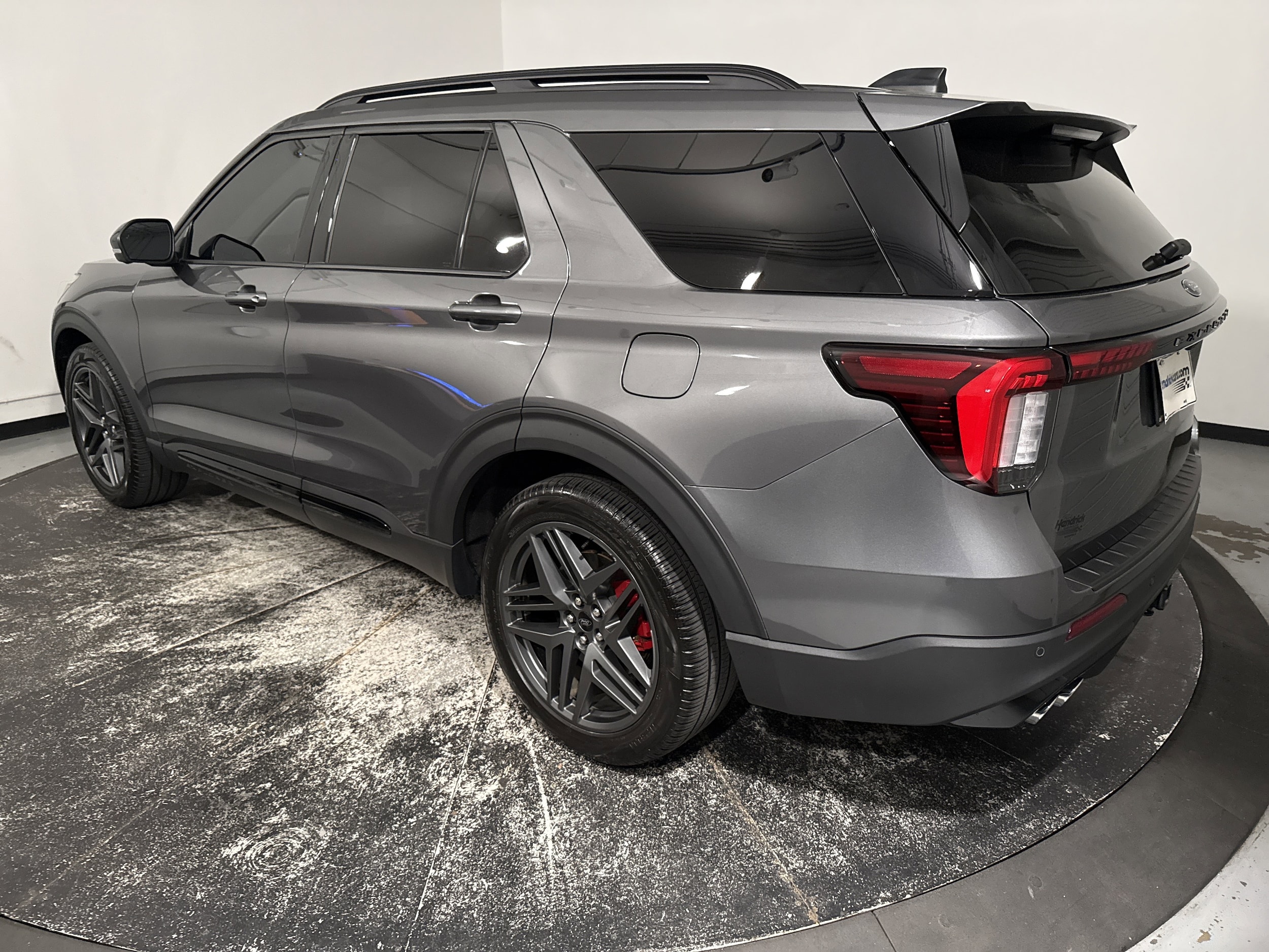 2025 Ford Explorer ST photo 6