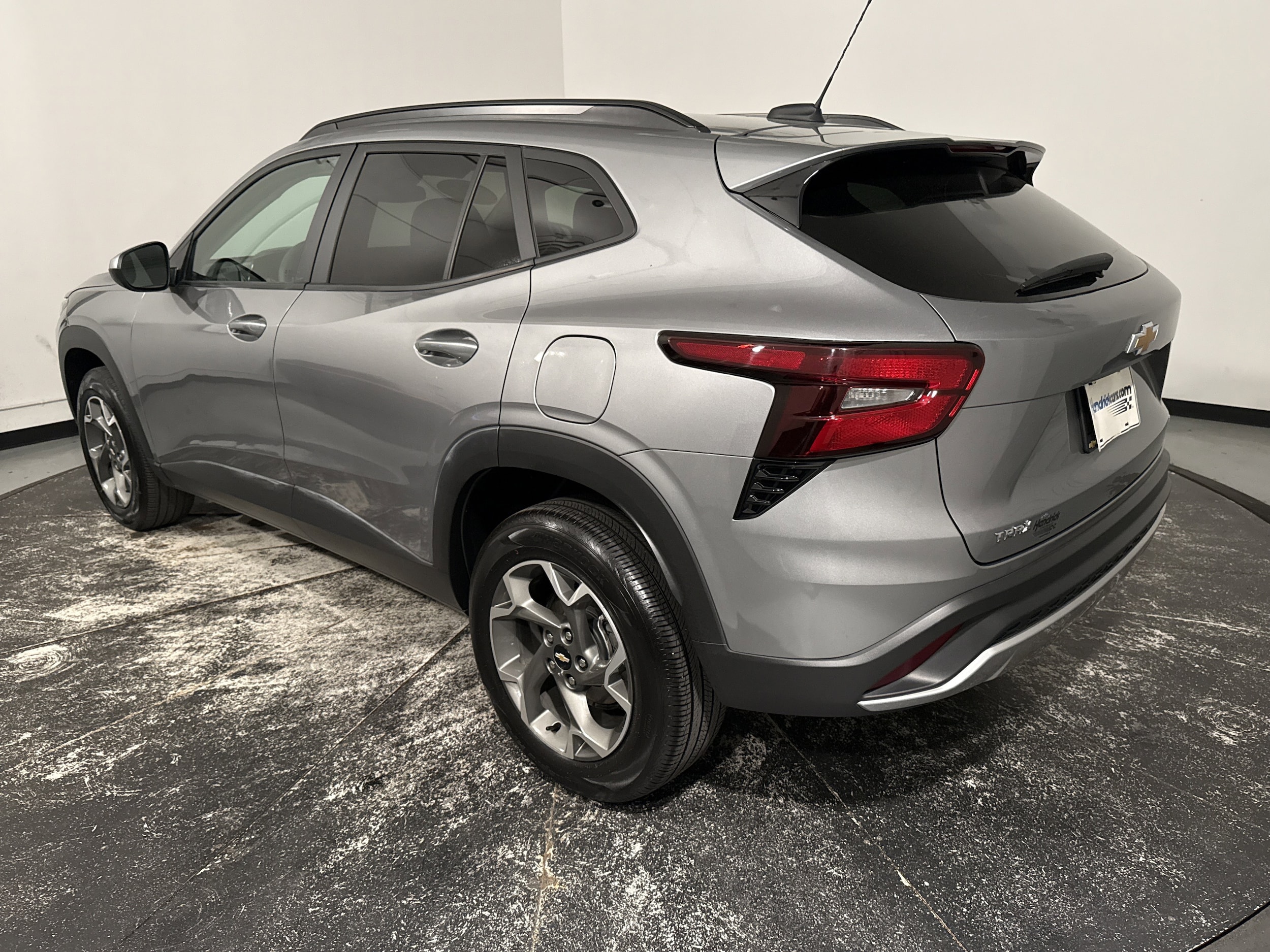 2025 Chevrolet Trax LT photo 3