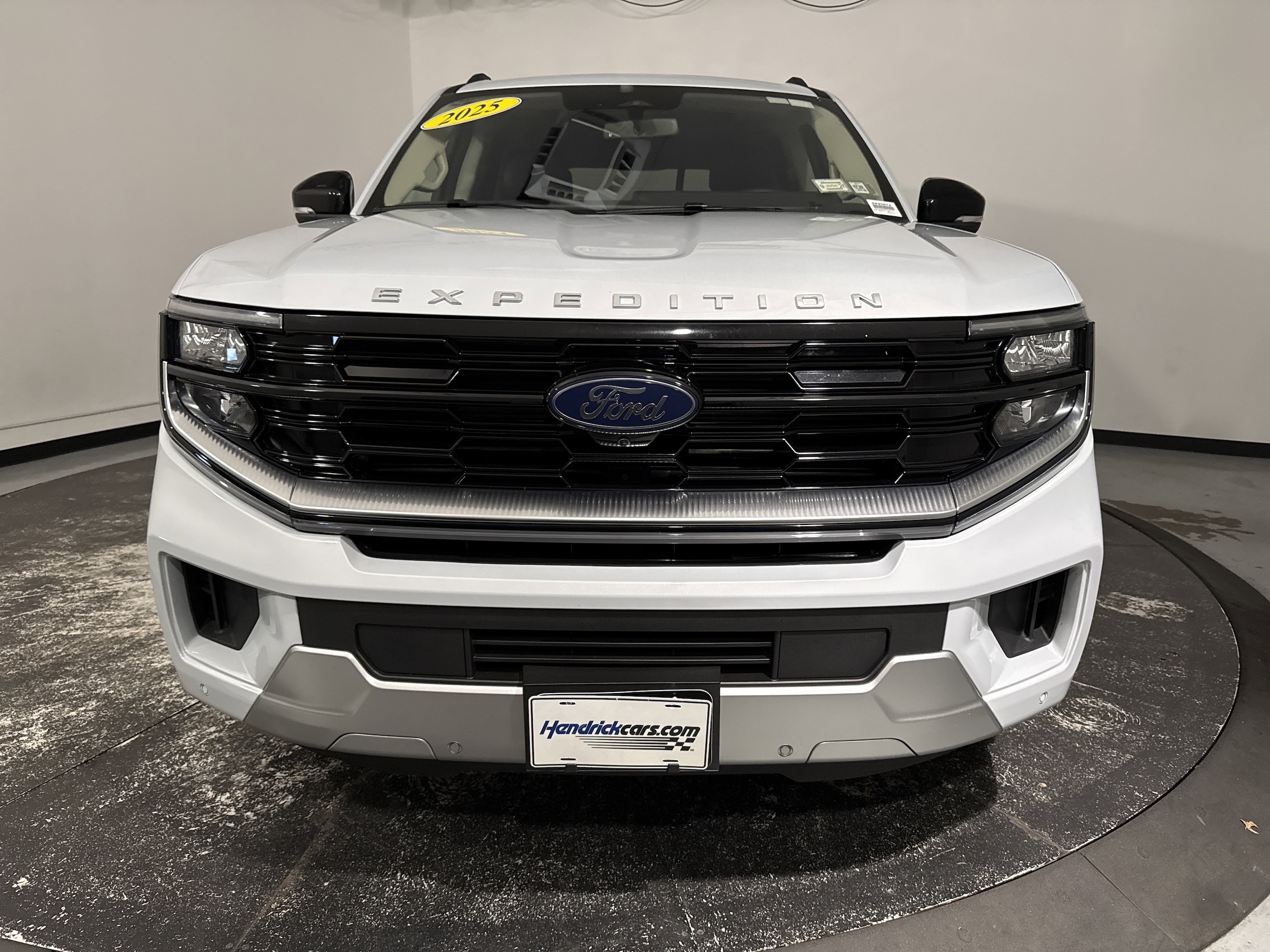 2025 Ford Expedition Platinum photo 2