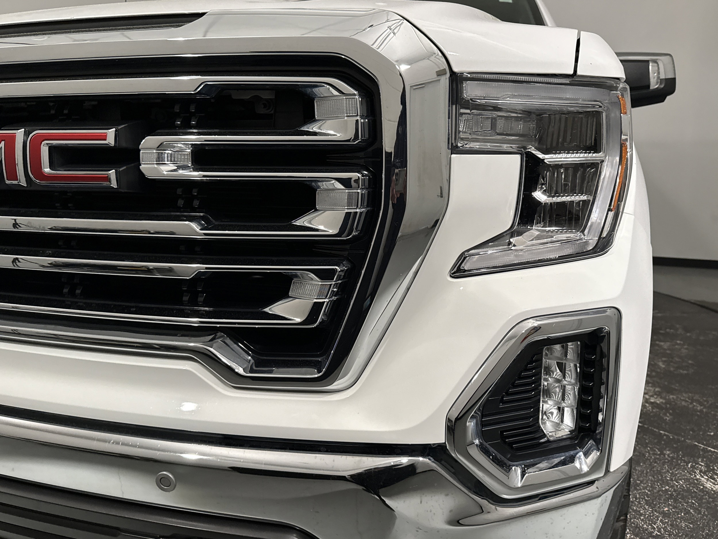 2020 GMC Sierra 1500 SLT photo 4