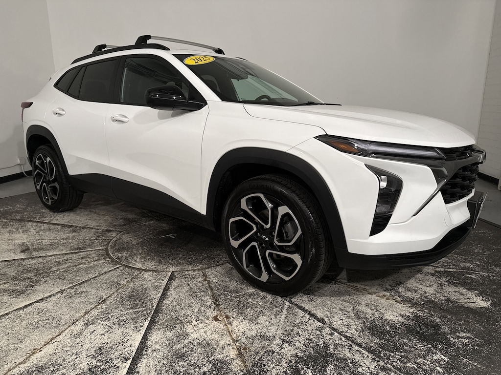 Used 2025 Chevrolet Trax 2RS SUV