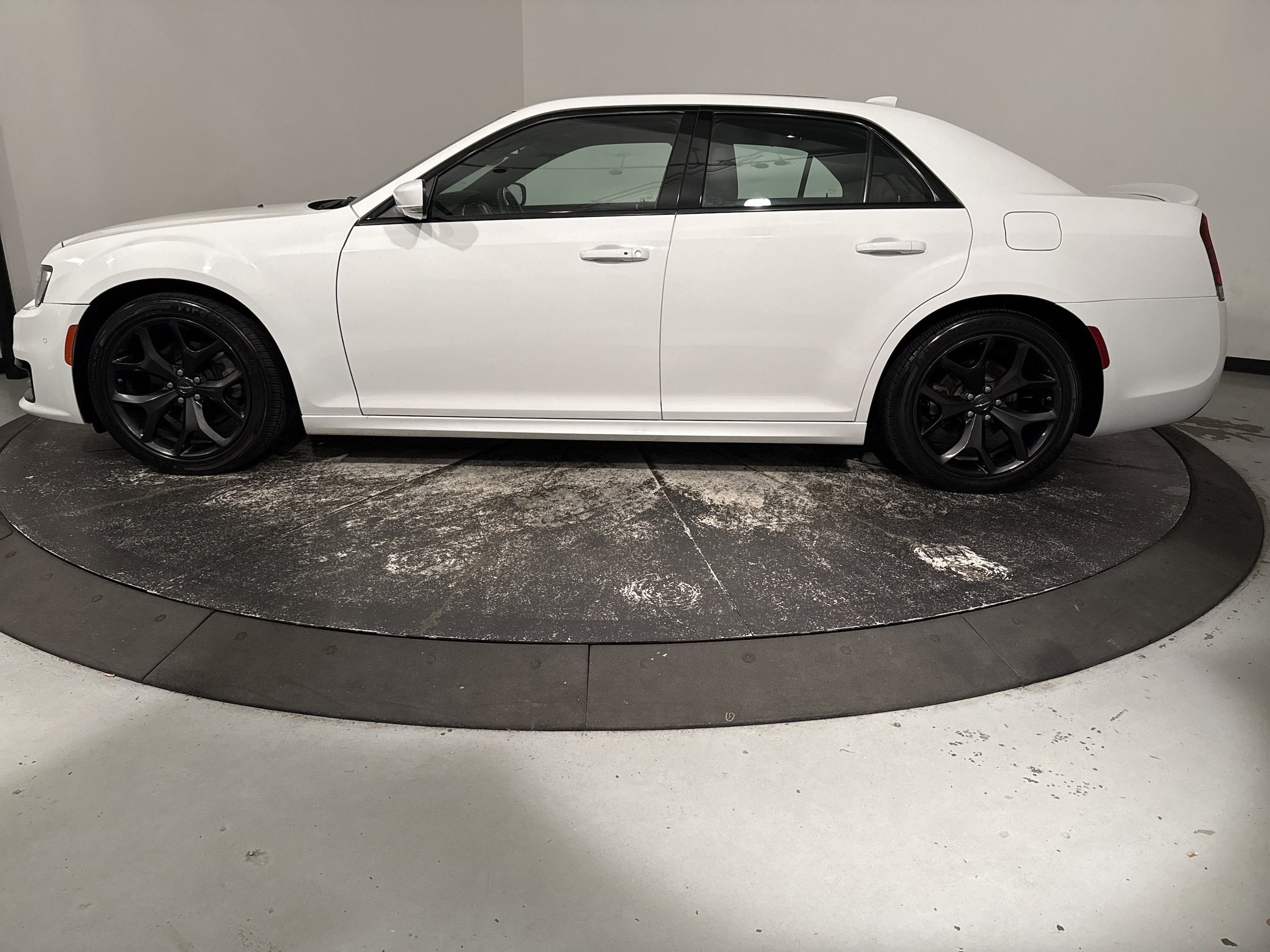 2022 Chrysler 300 300S photo 6