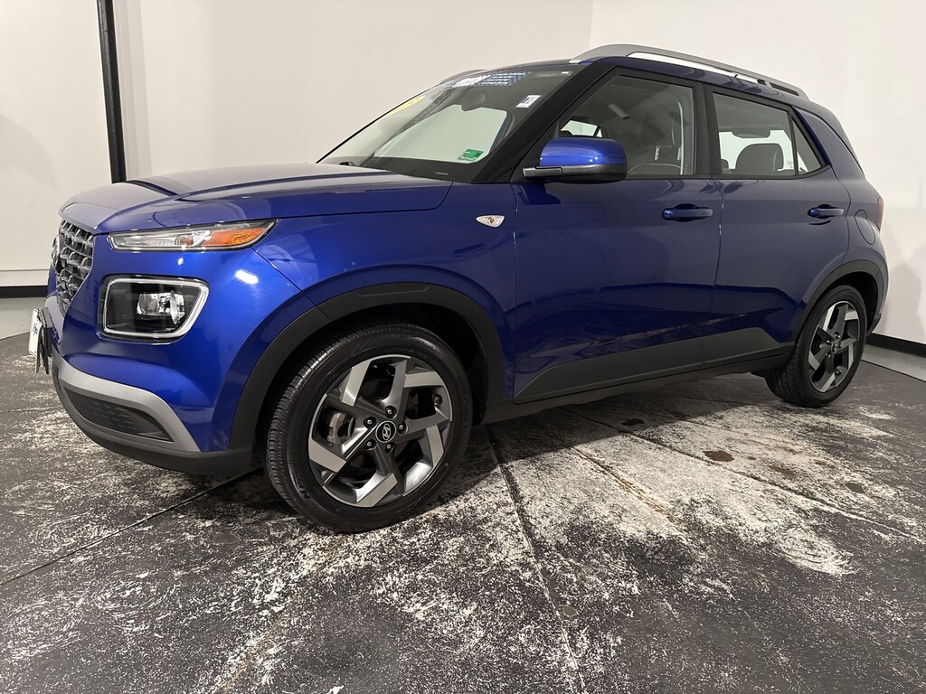 Used 2023 Hyundai Venue Limited SUV