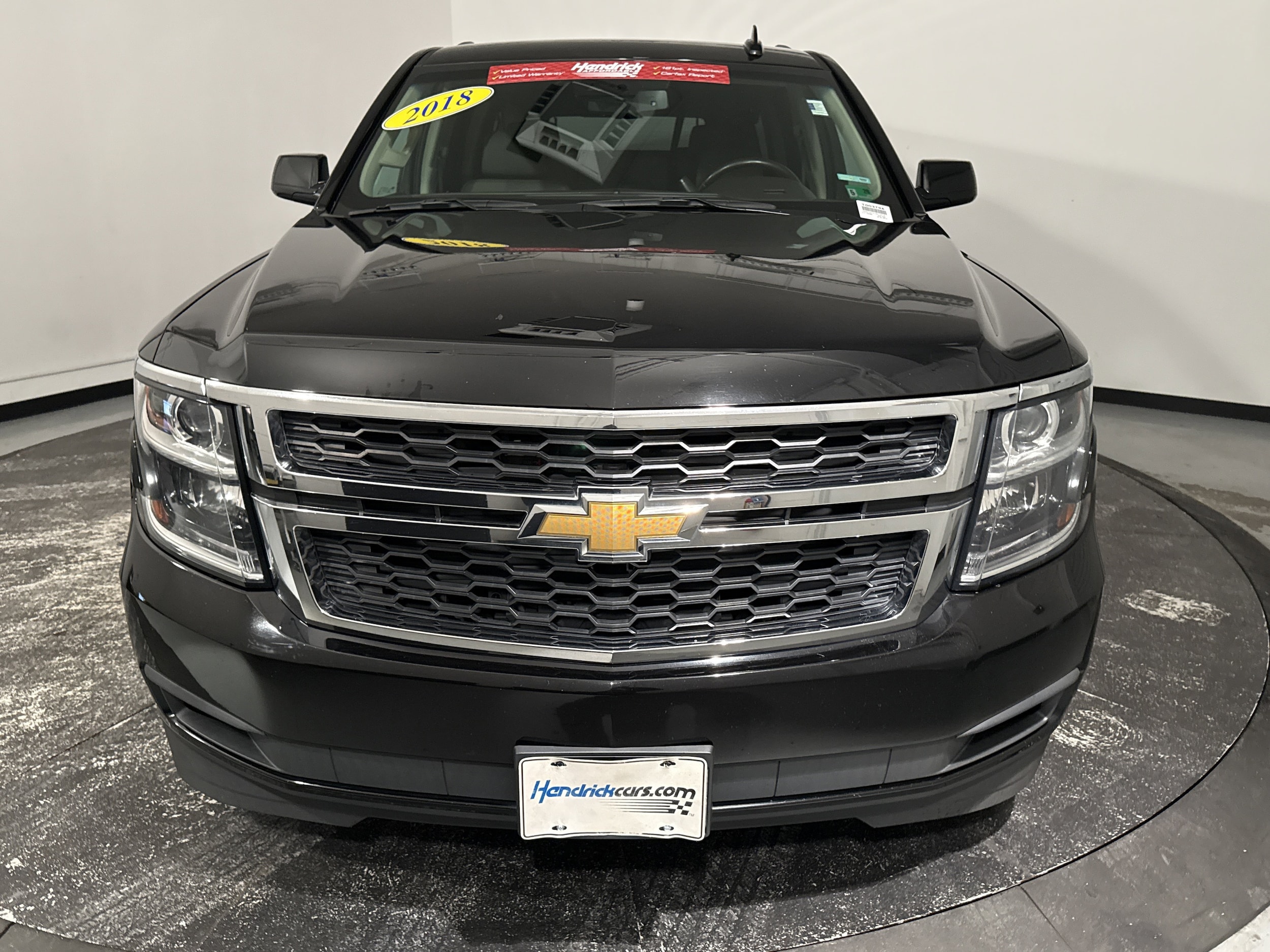 2018 Chevrolet Suburban LT photo 2