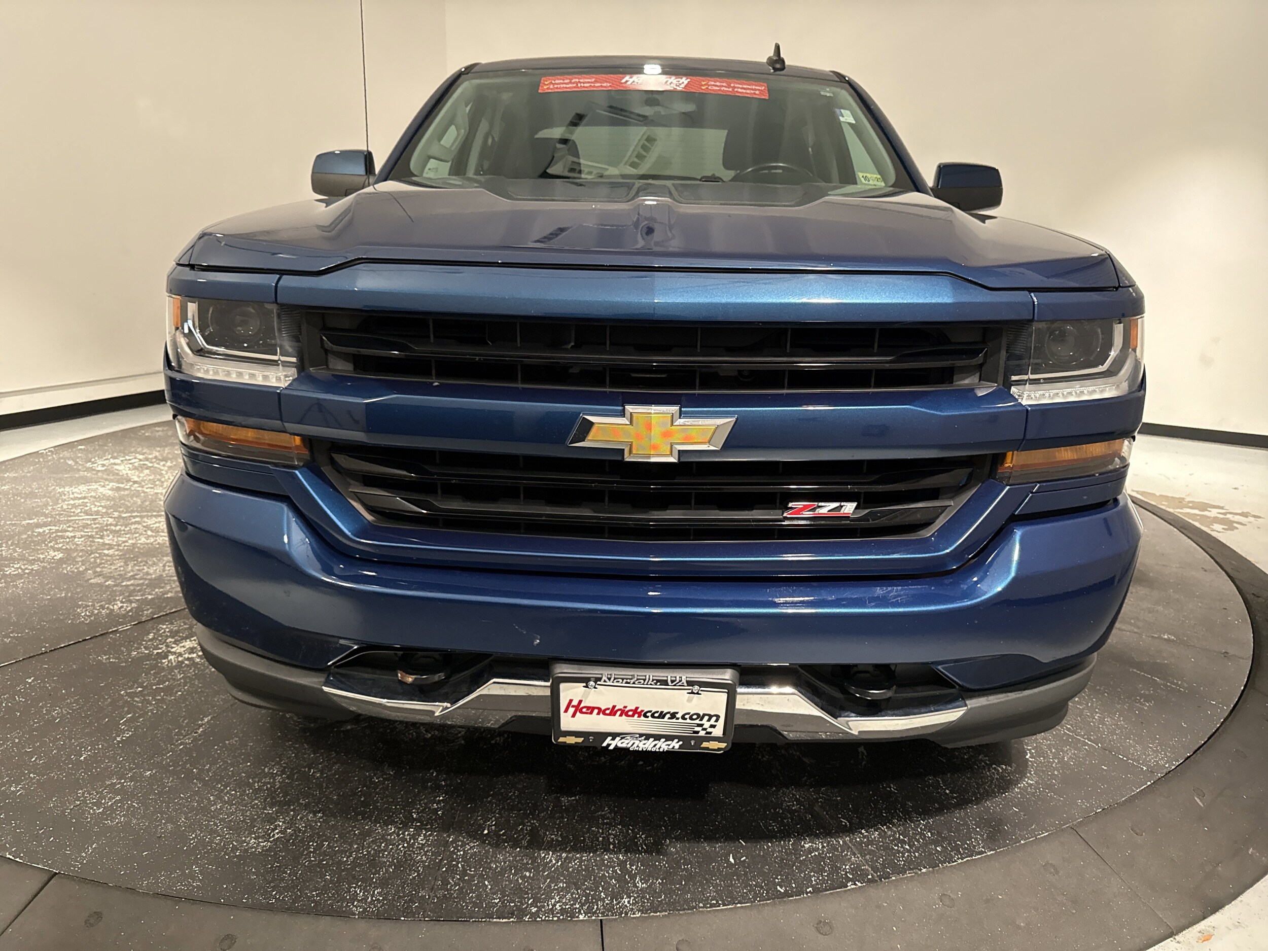 2017 Chevrolet Silverado 1500 LT photo 3