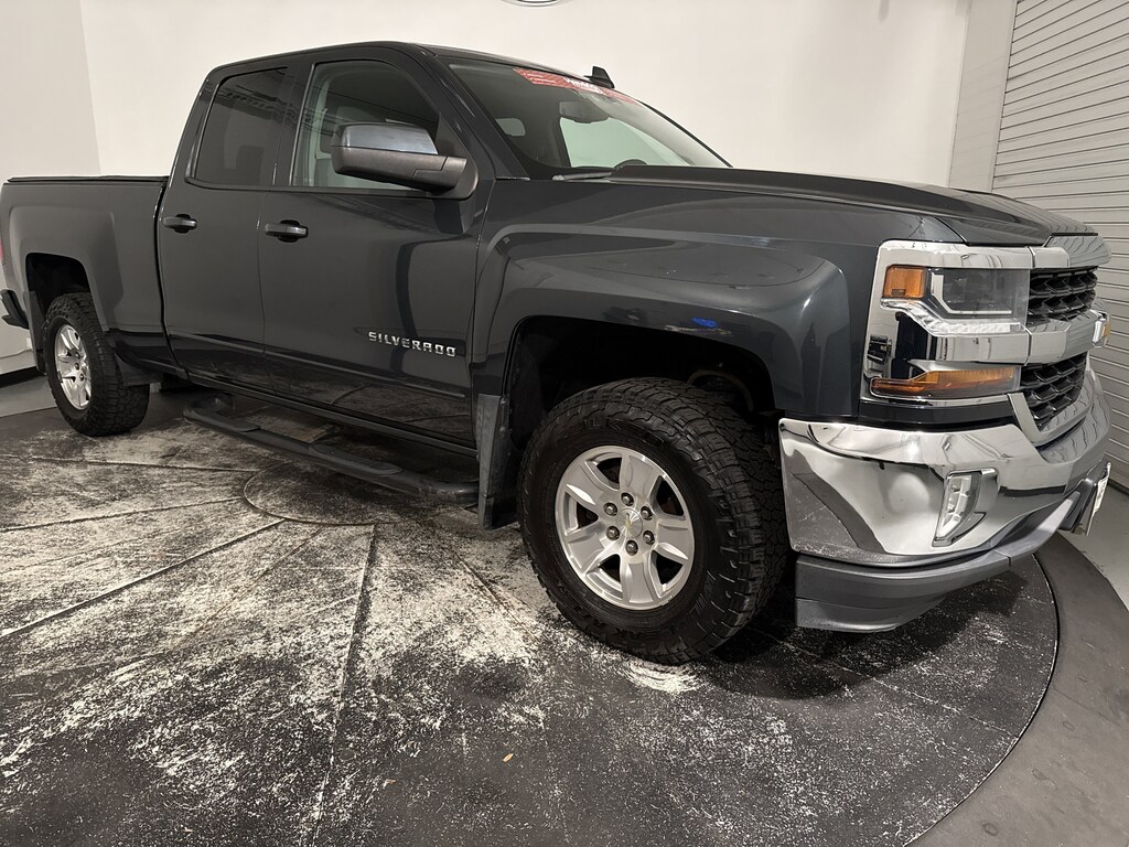 Used 2017 Chevrolet Silverado 1500 LT Pickup