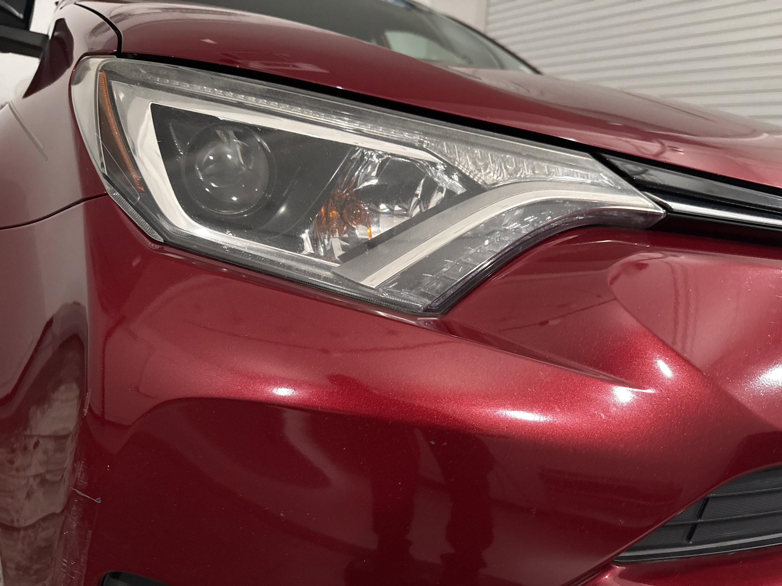 2018 Toyota RAV4 LE photo 5