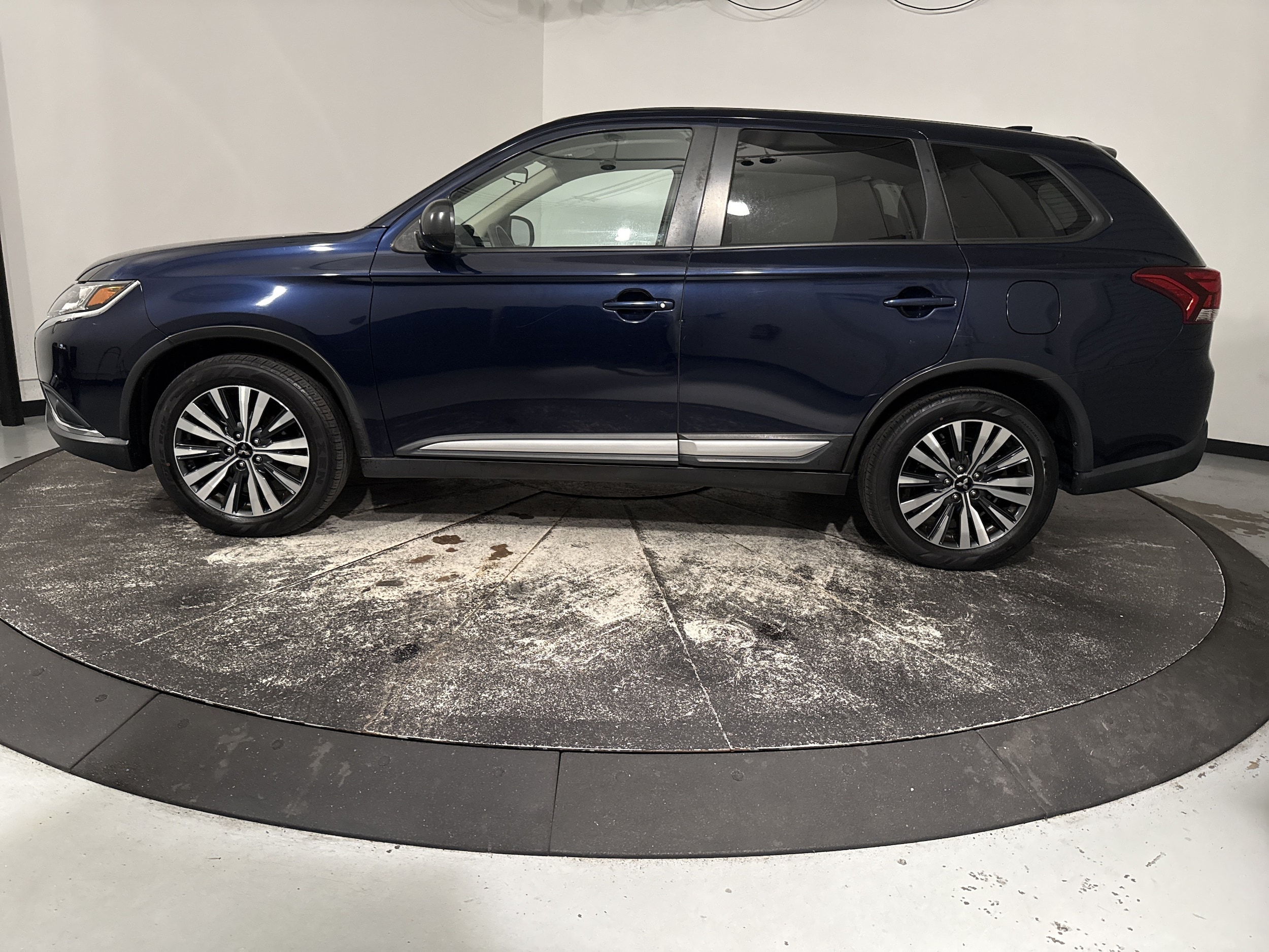 Mitsubishi Outlander ES