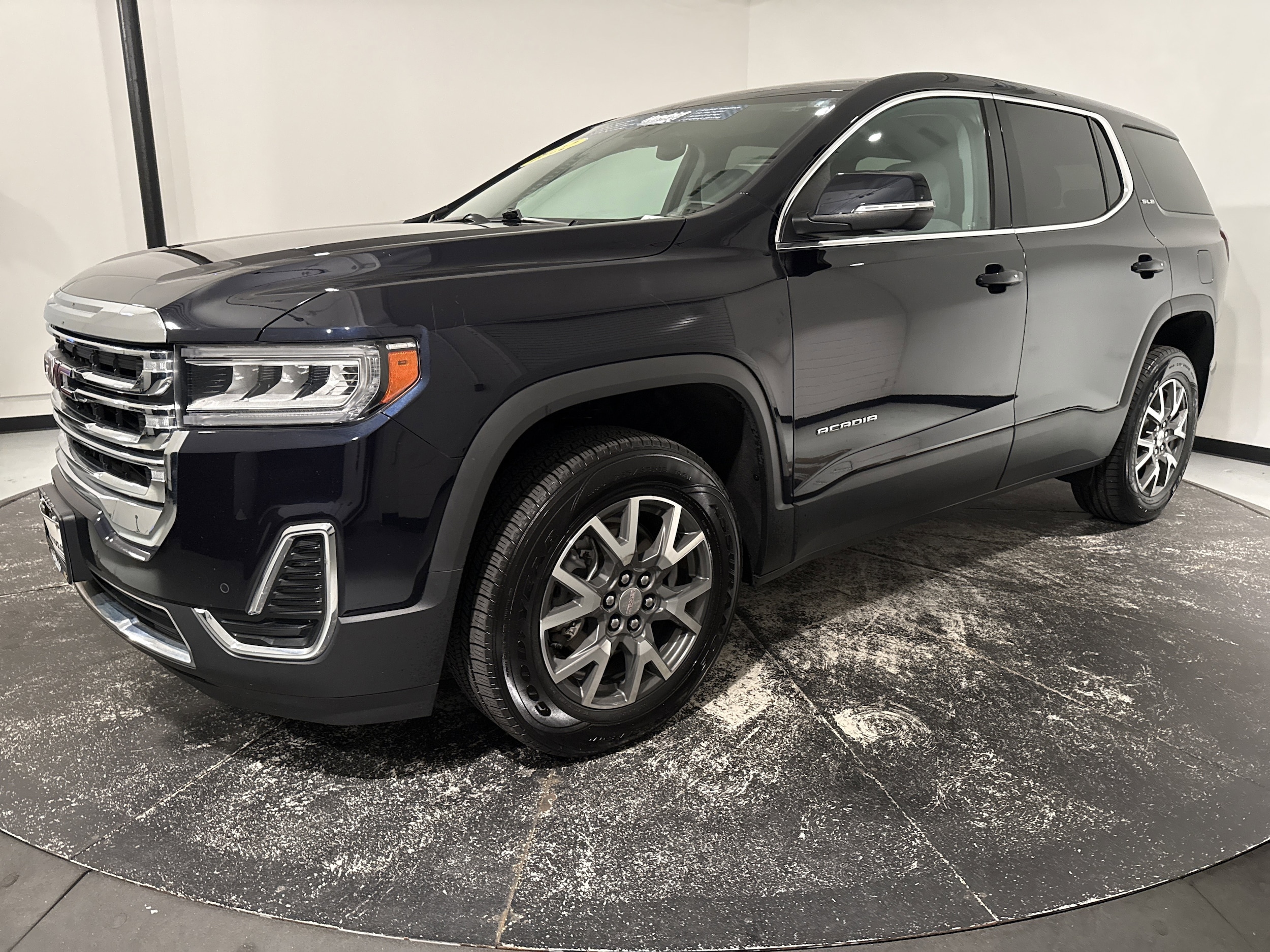 2022 GMC Acadia SLE photo 4