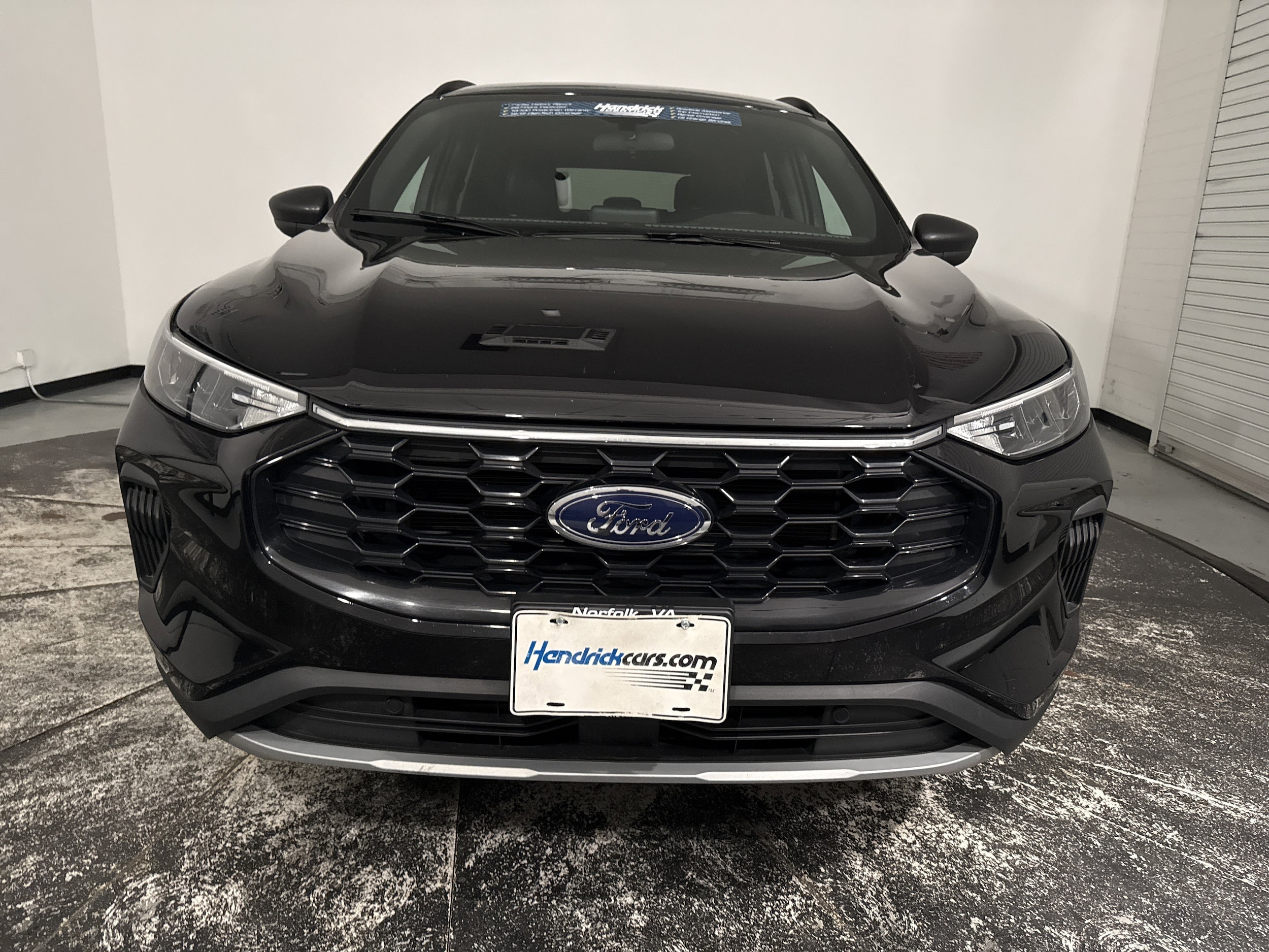 2025 Ford Escape ST-Line photo 2