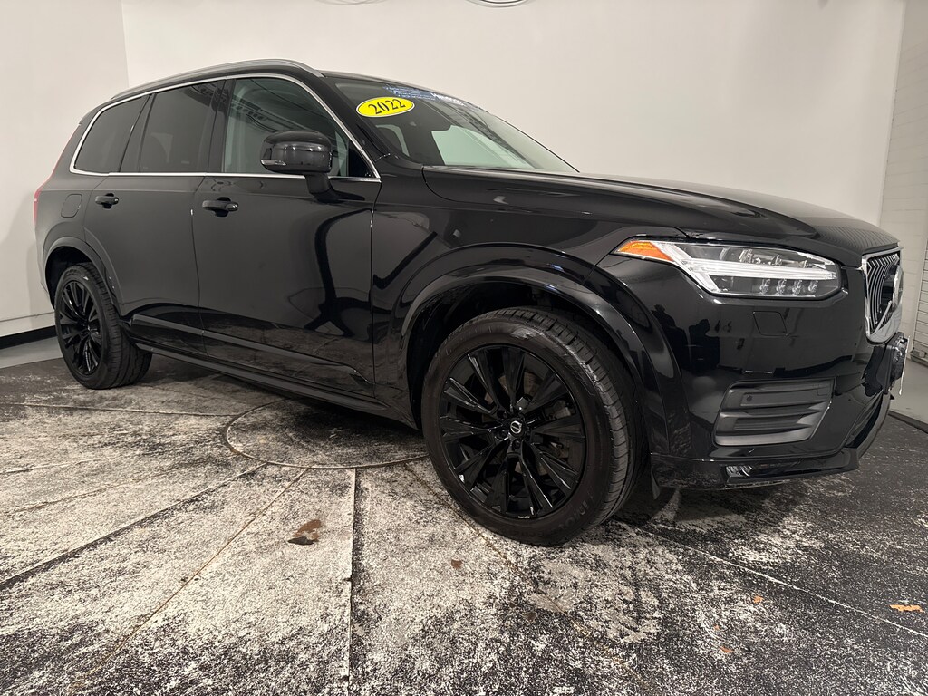 Used 2022 Volvo XC90 Momentum SUV