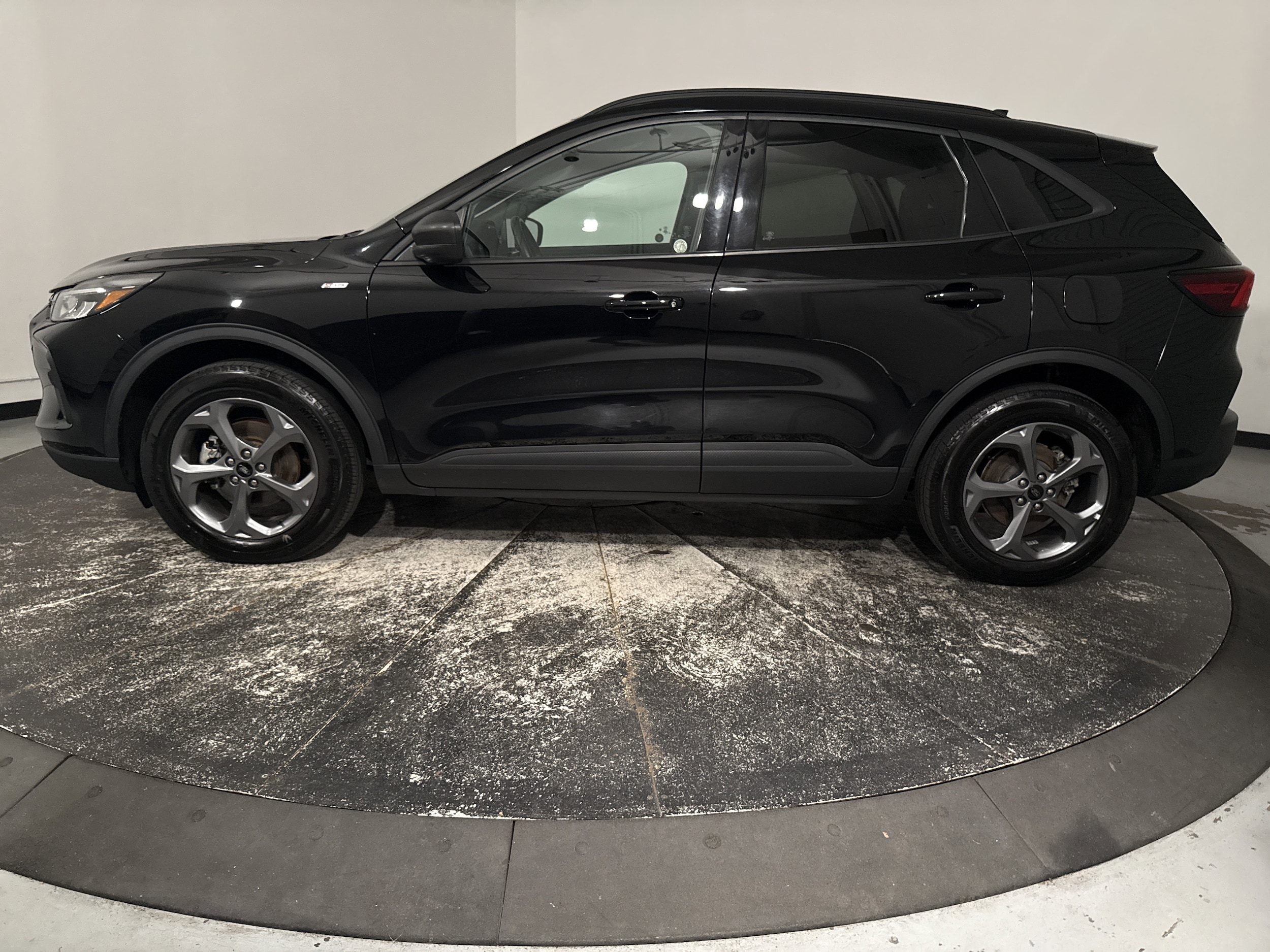 2025 Ford Escape ST-Line photo 6