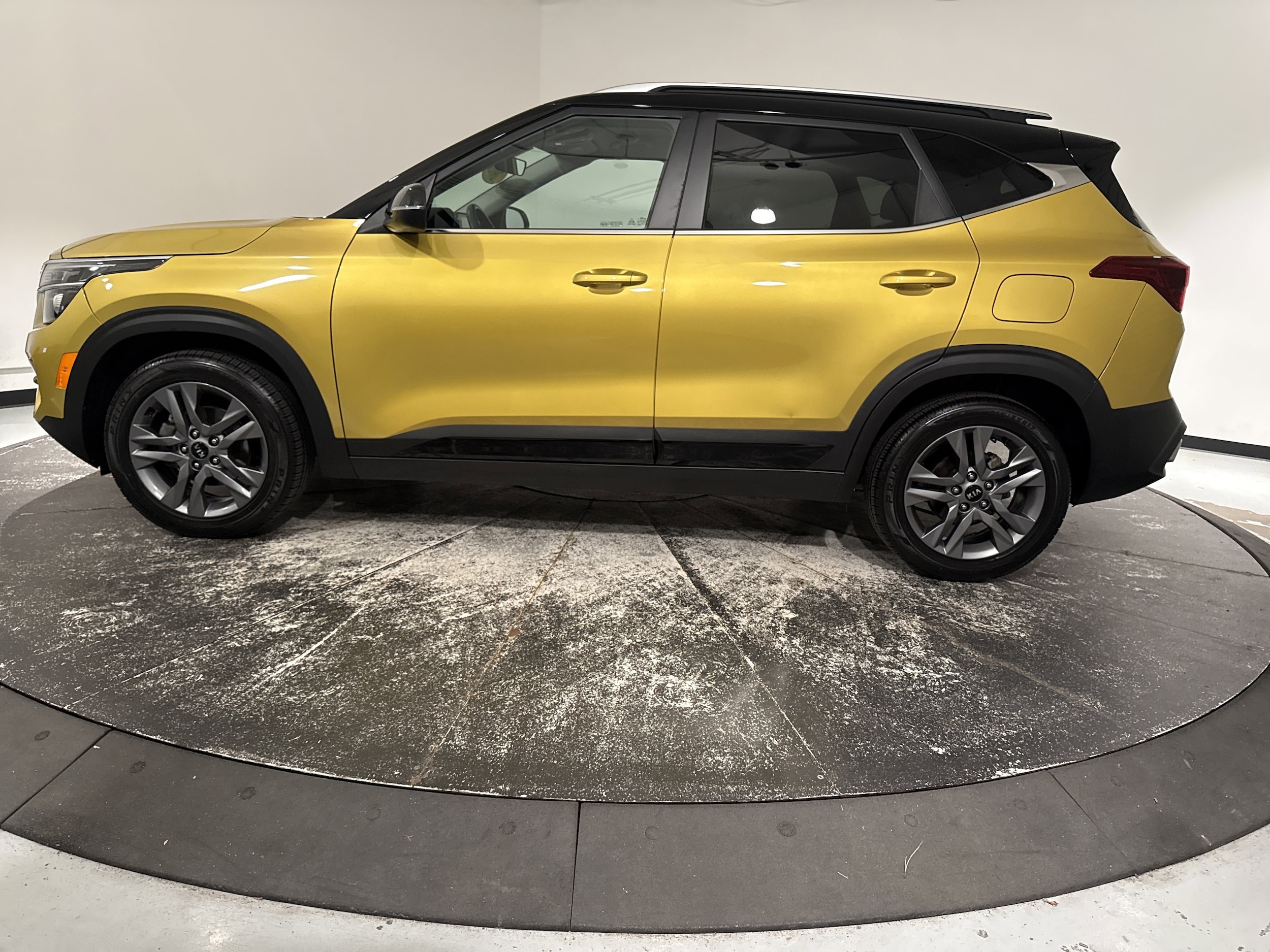 2021 Kia Seltos S photo 5