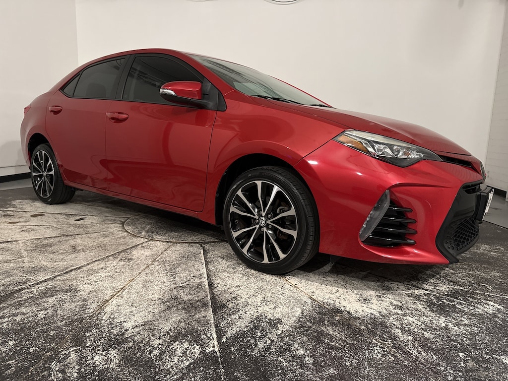 Used 2018 Toyota Corolla SE Sedan